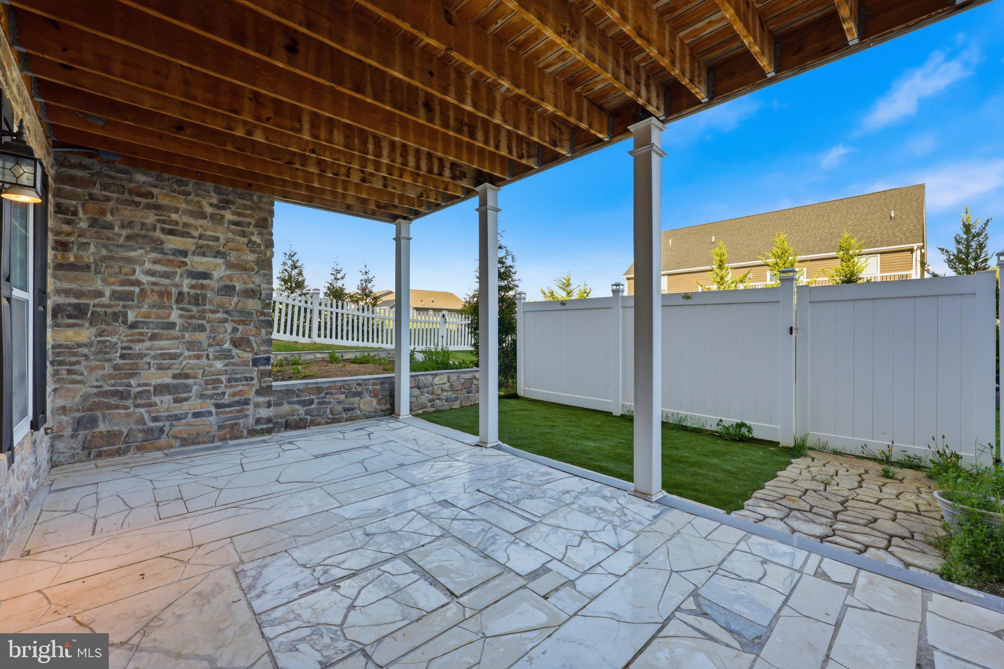 RED HILL - Residential