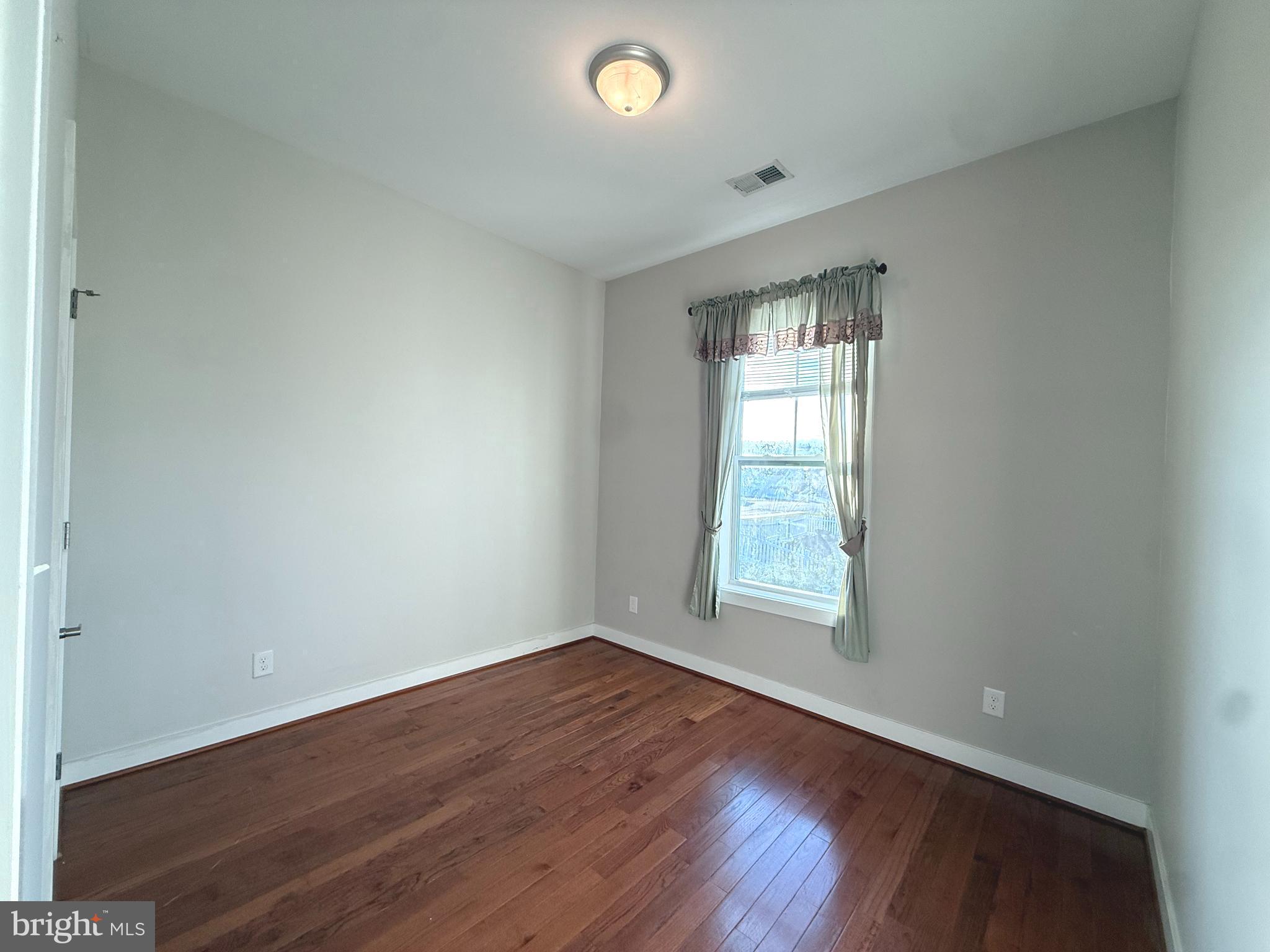 RED HILL - Residential