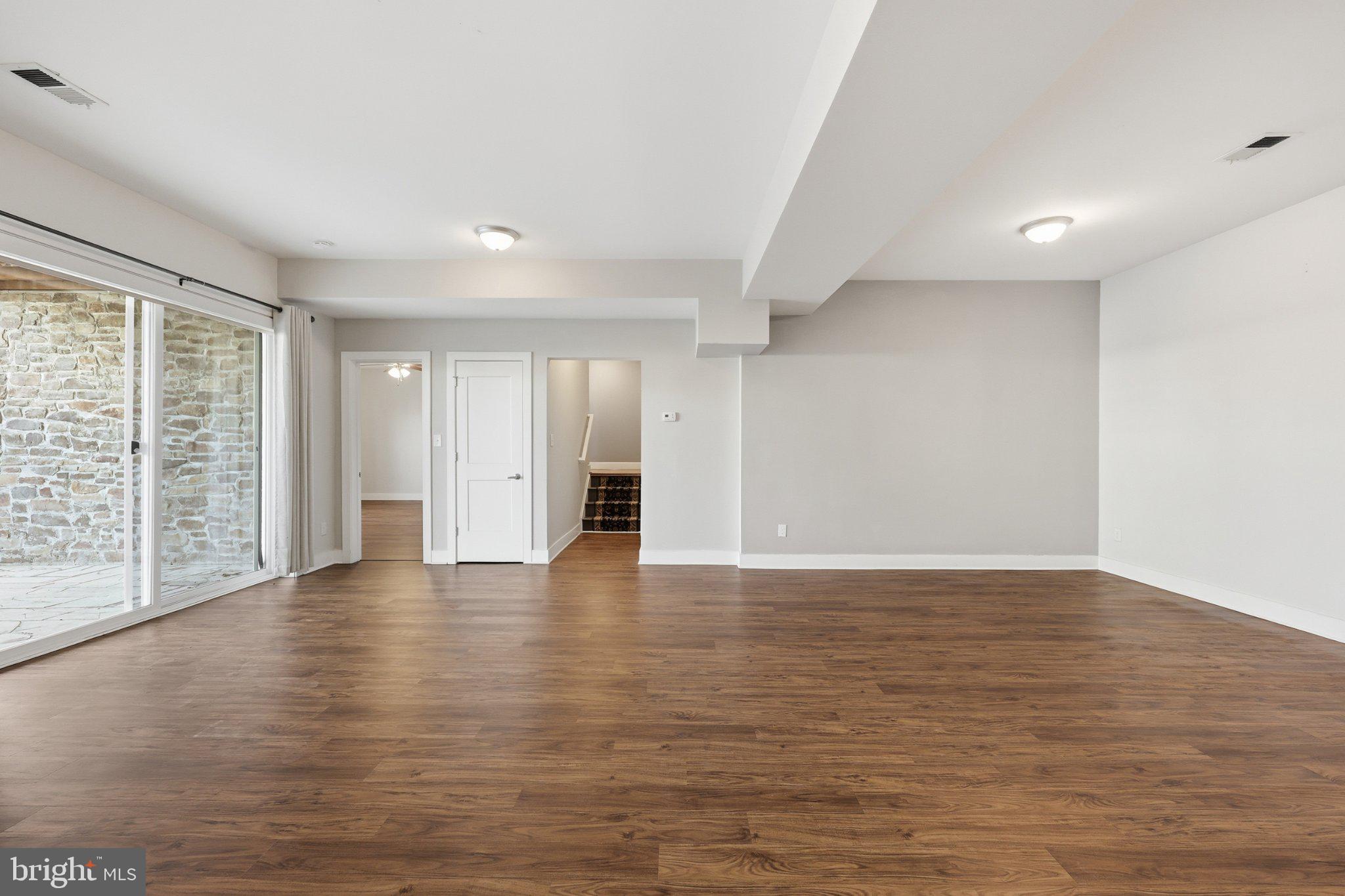 RED HILL - Residential