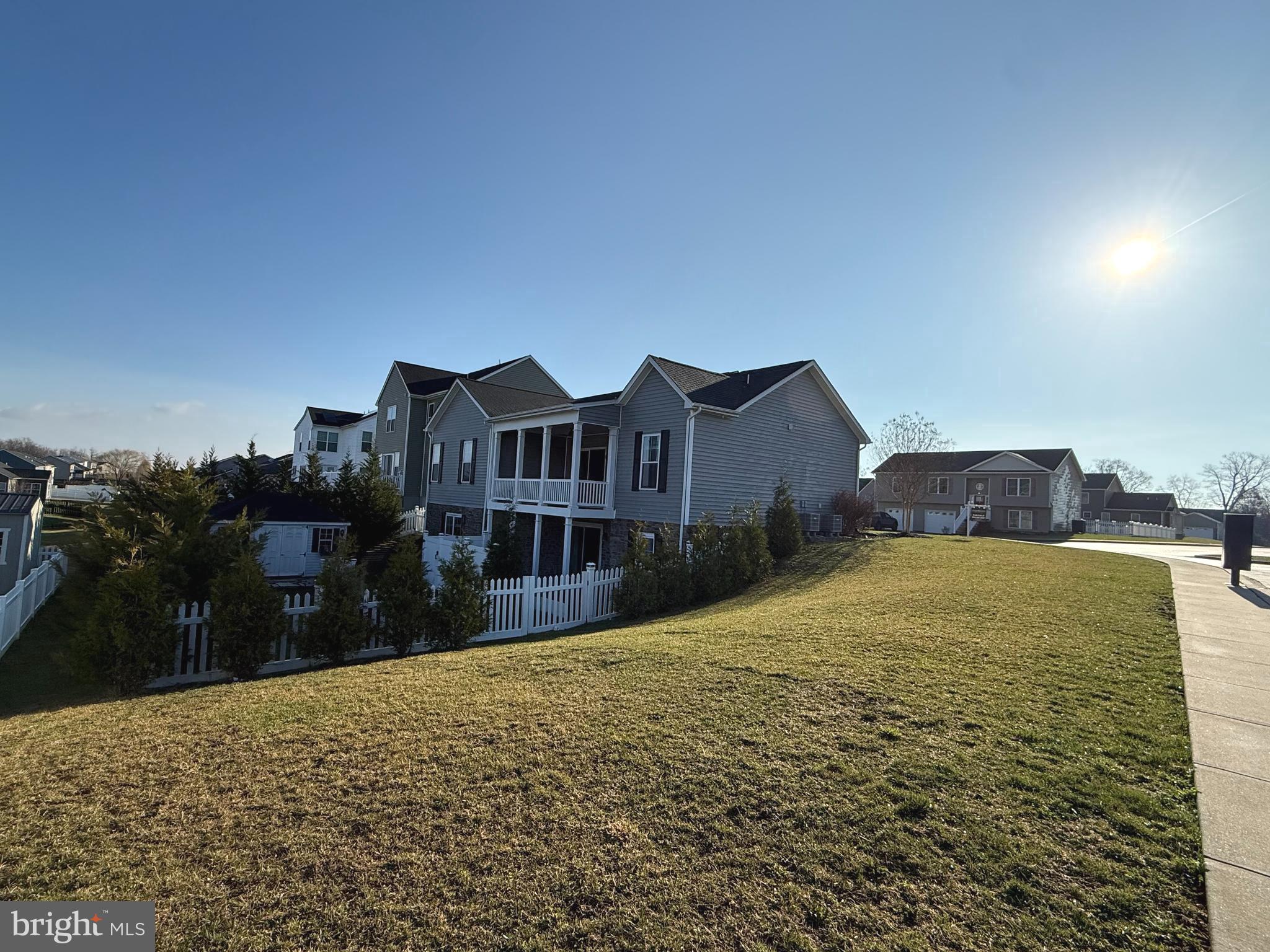 RED HILL - Residential