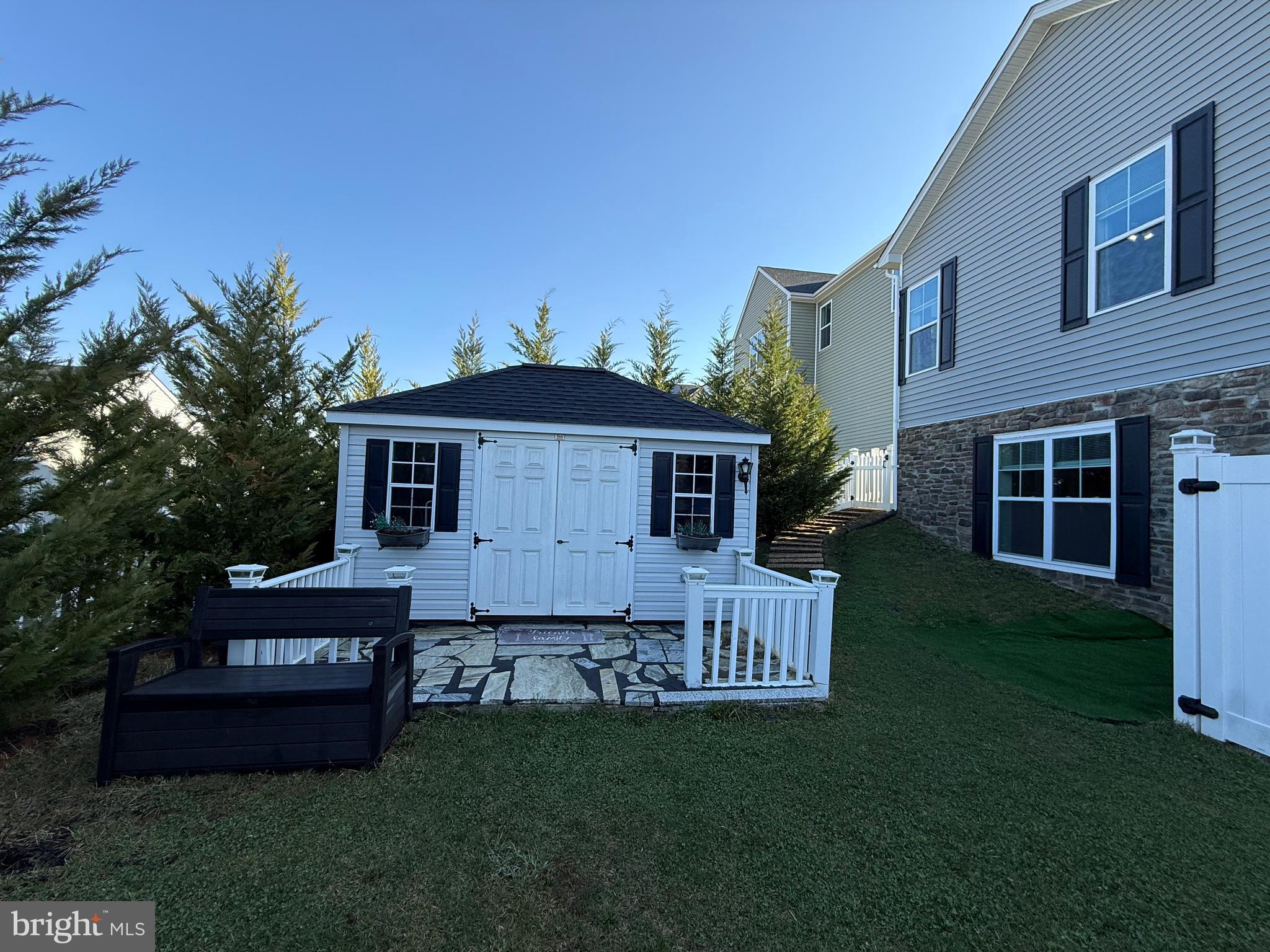 RED HILL - Residential