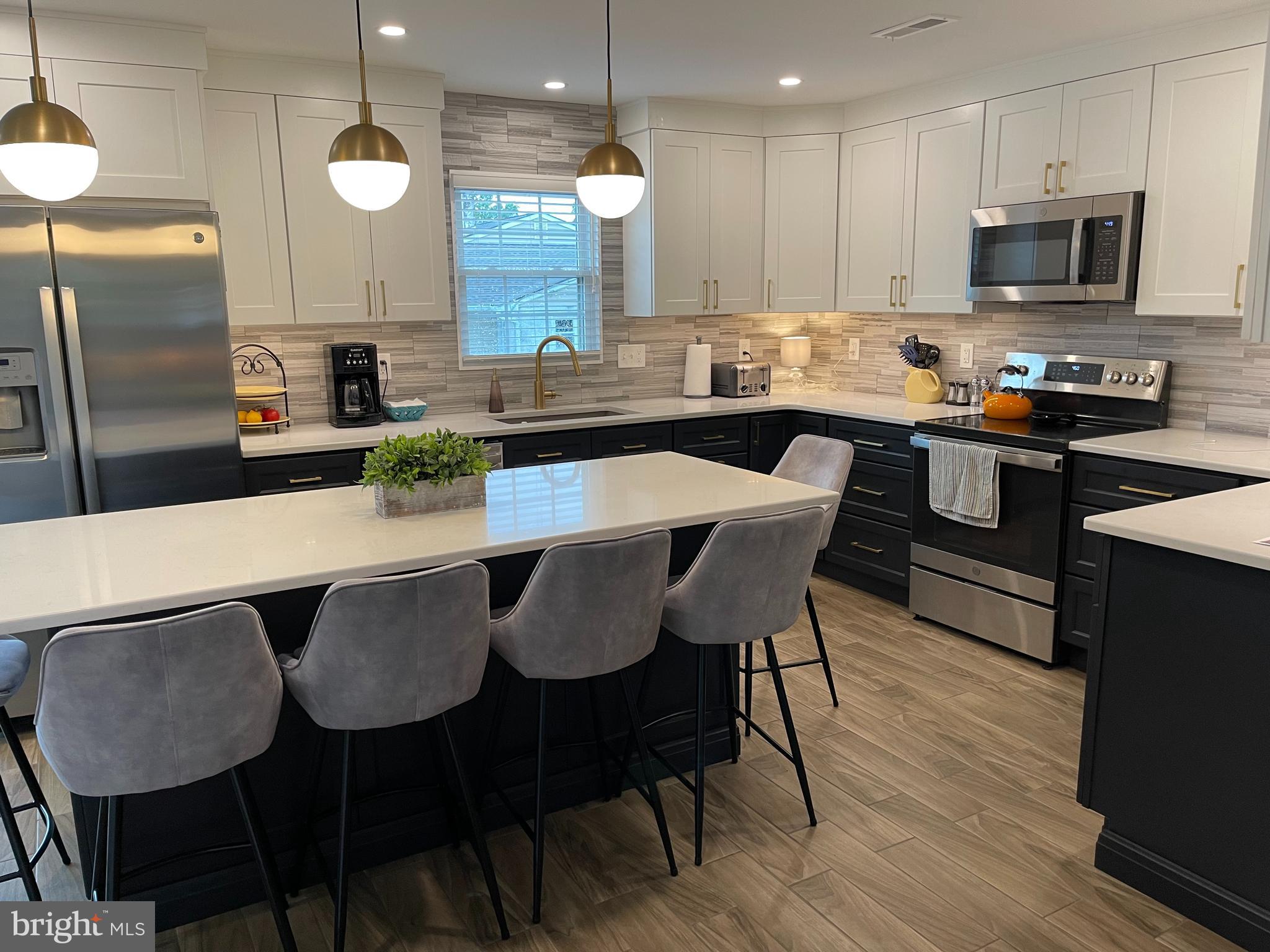236 BRENDWOOD DRIVE