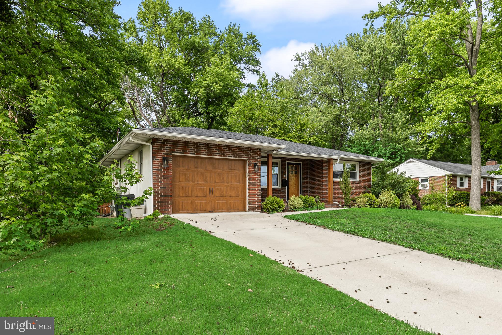 959 W KINGS HIGHWAY