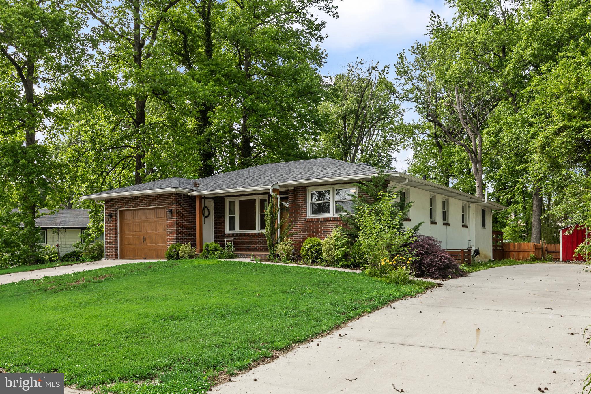 959 W KINGS HIGHWAY