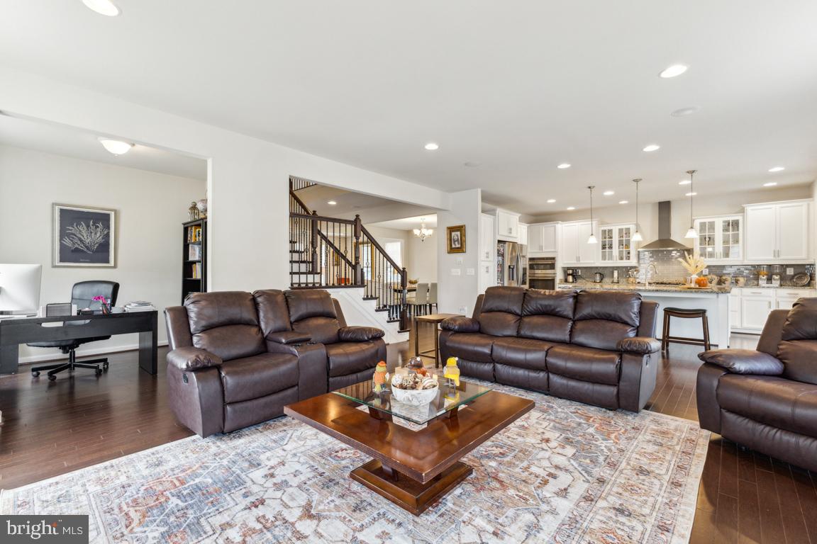 EMBREY MILL - Residential