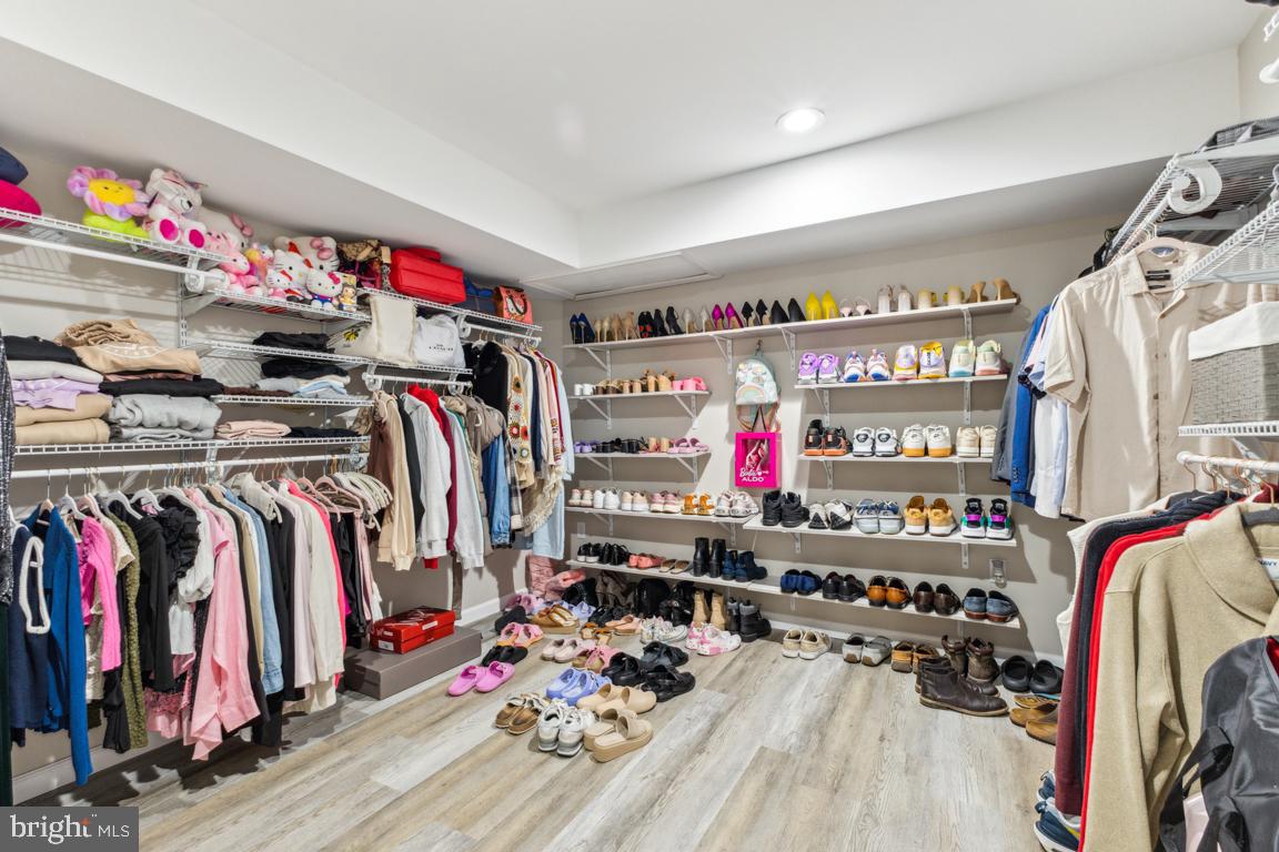 EMBREY MILL - Residential