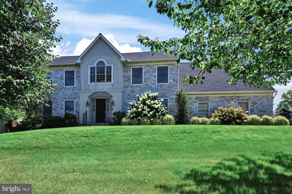 Photo of 1915 CARLTON PL, LANCASTER, PA 17601 (MLS # PALA2031488)