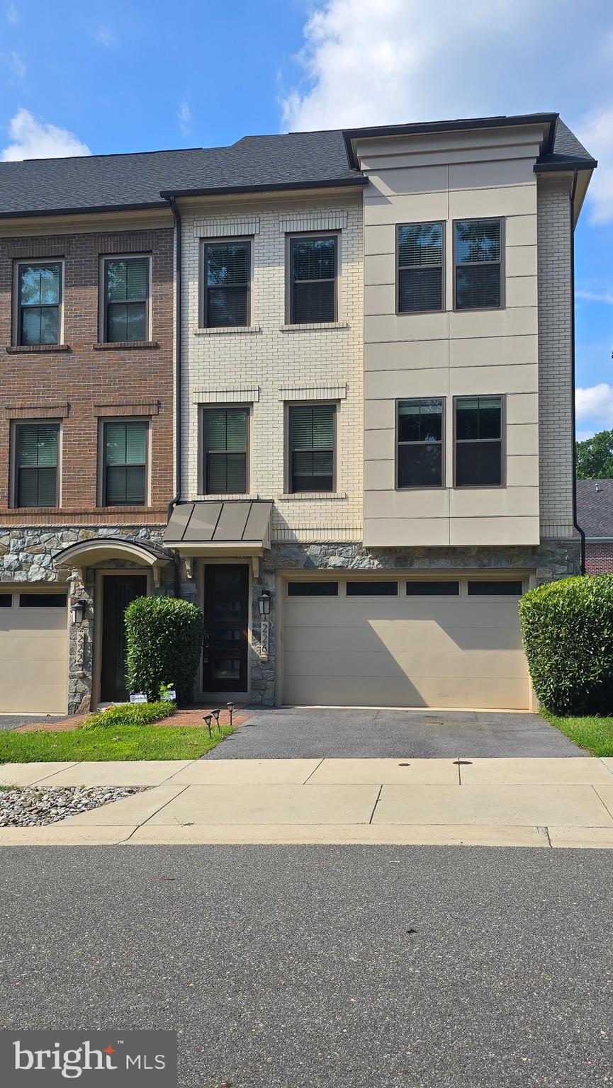 226 CAULFIELD LANE