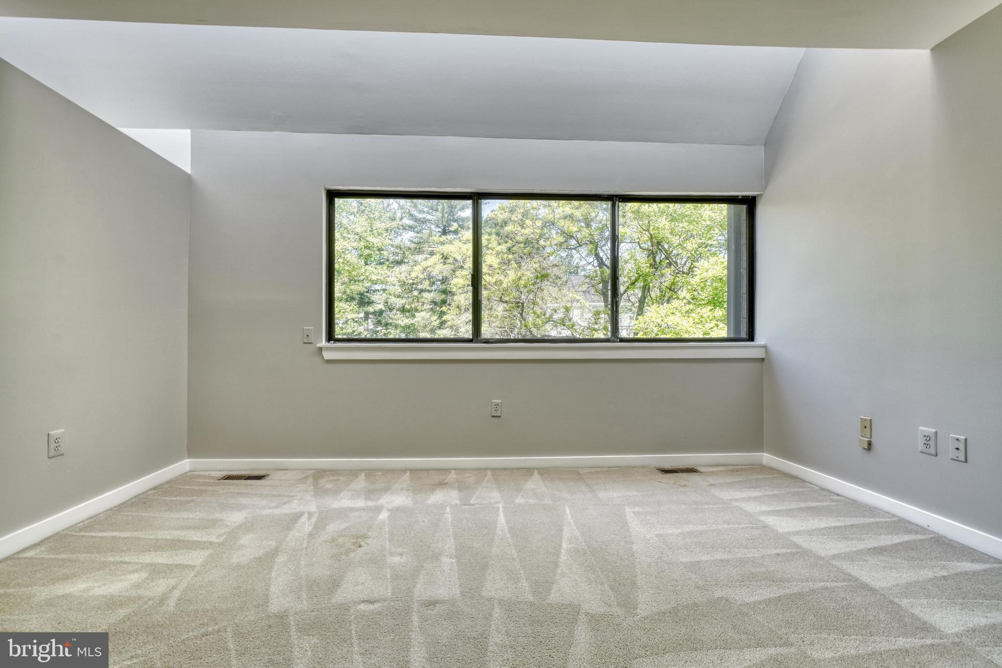 COLD SPRING NEWTOWN - Residential