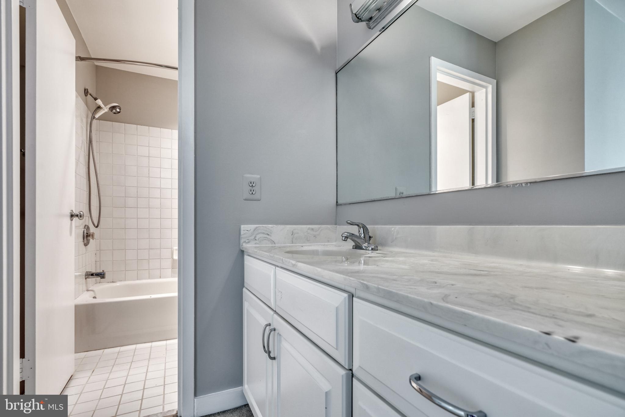 COLD SPRING NEWTOWN - Residential