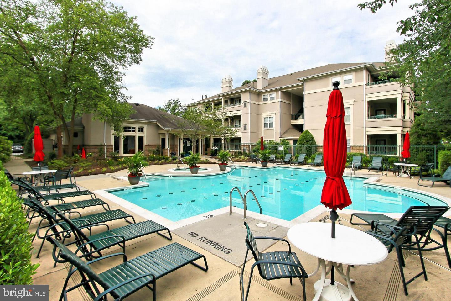 RESTON TOWN CENTER - Residential