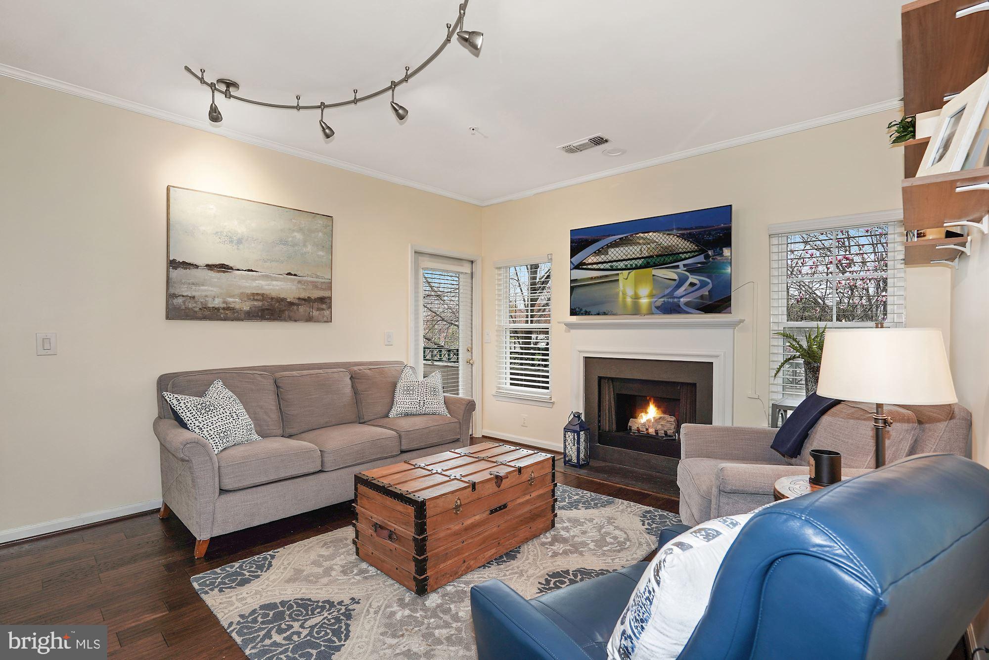 RESTON TOWN CENTER - Residential