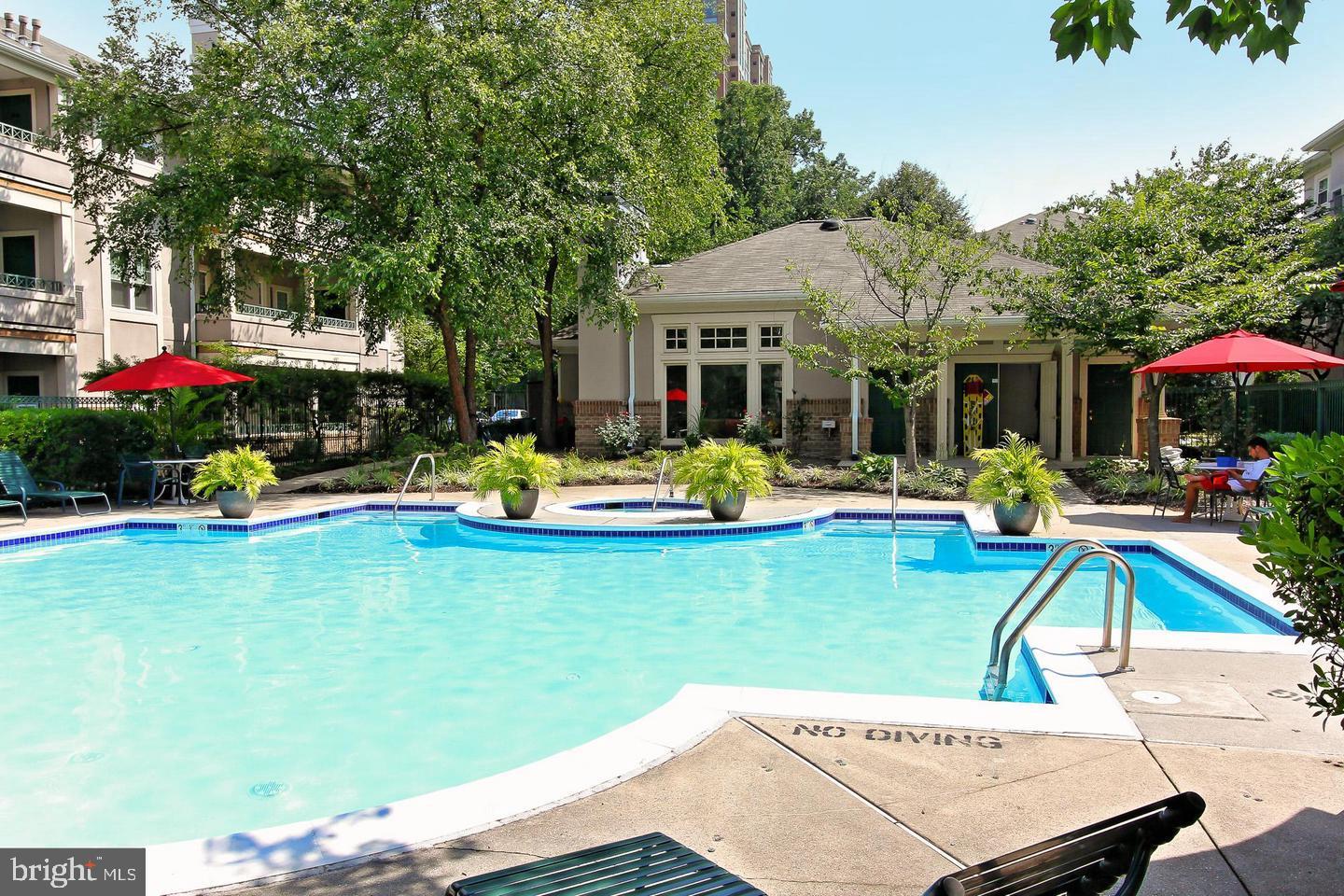 RESTON TOWN CENTER - Residential