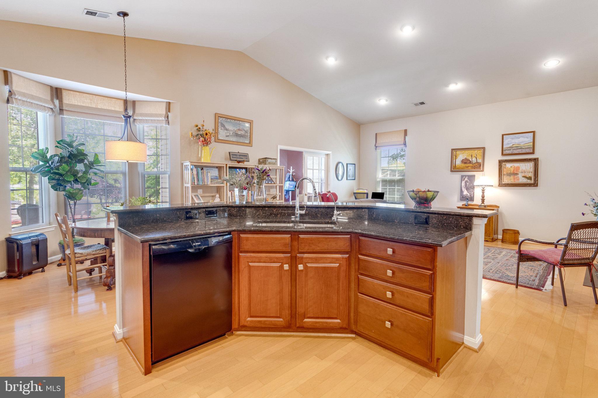 FOUR SEASONS IN HISTORIC VIRGINIA - Residential