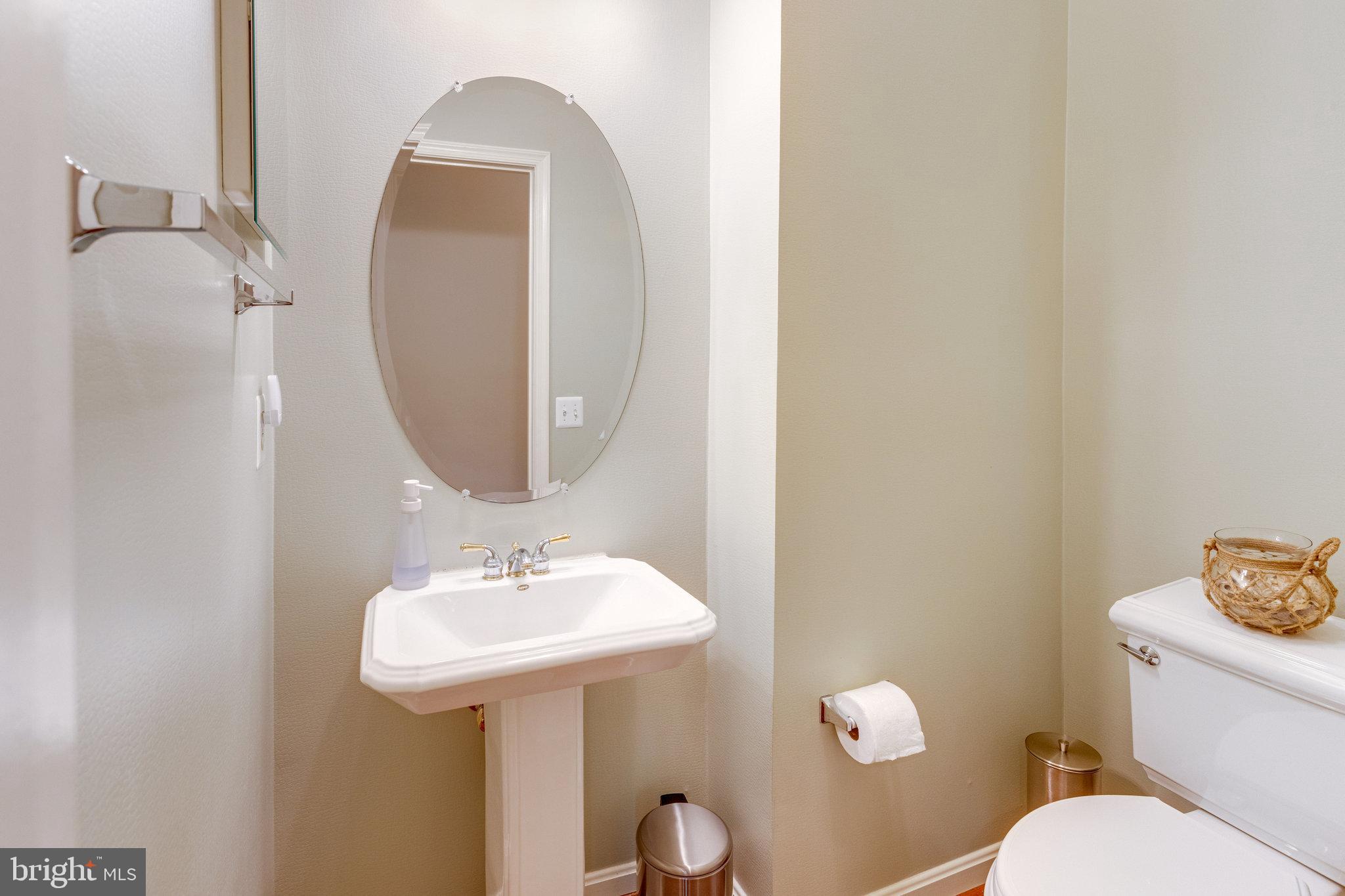 FOUR SEASONS IN HISTORIC VIRGINIA - Residential