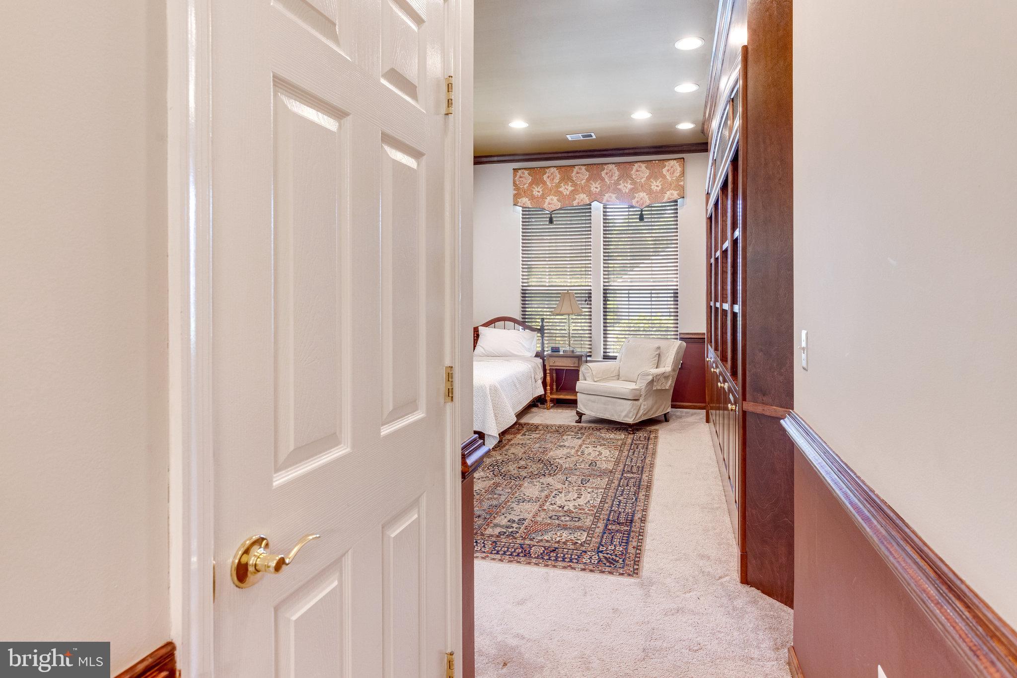 FOUR SEASONS IN HISTORIC VIRGINIA - Residential