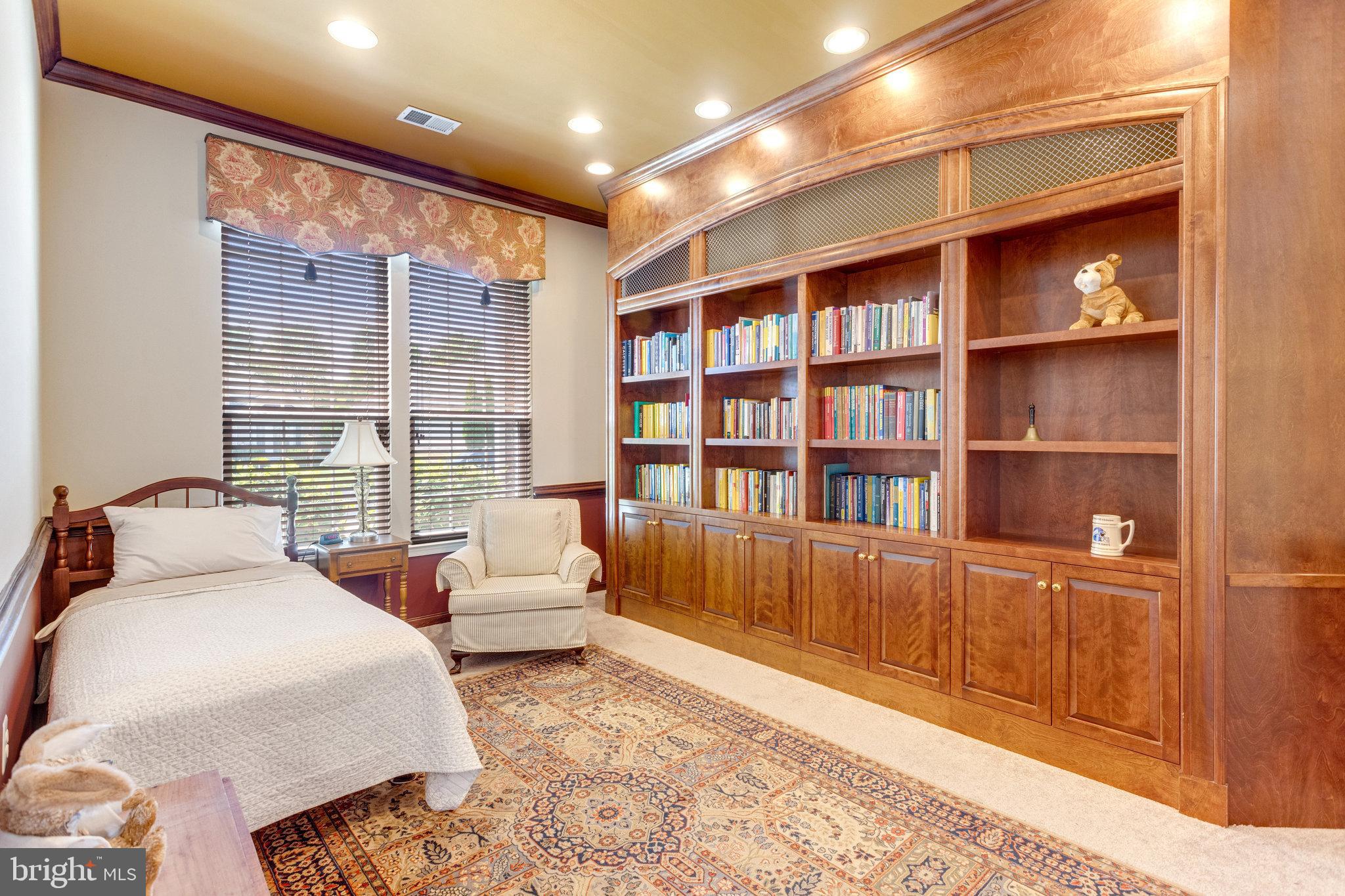 FOUR SEASONS IN HISTORIC VIRGINIA - Residential