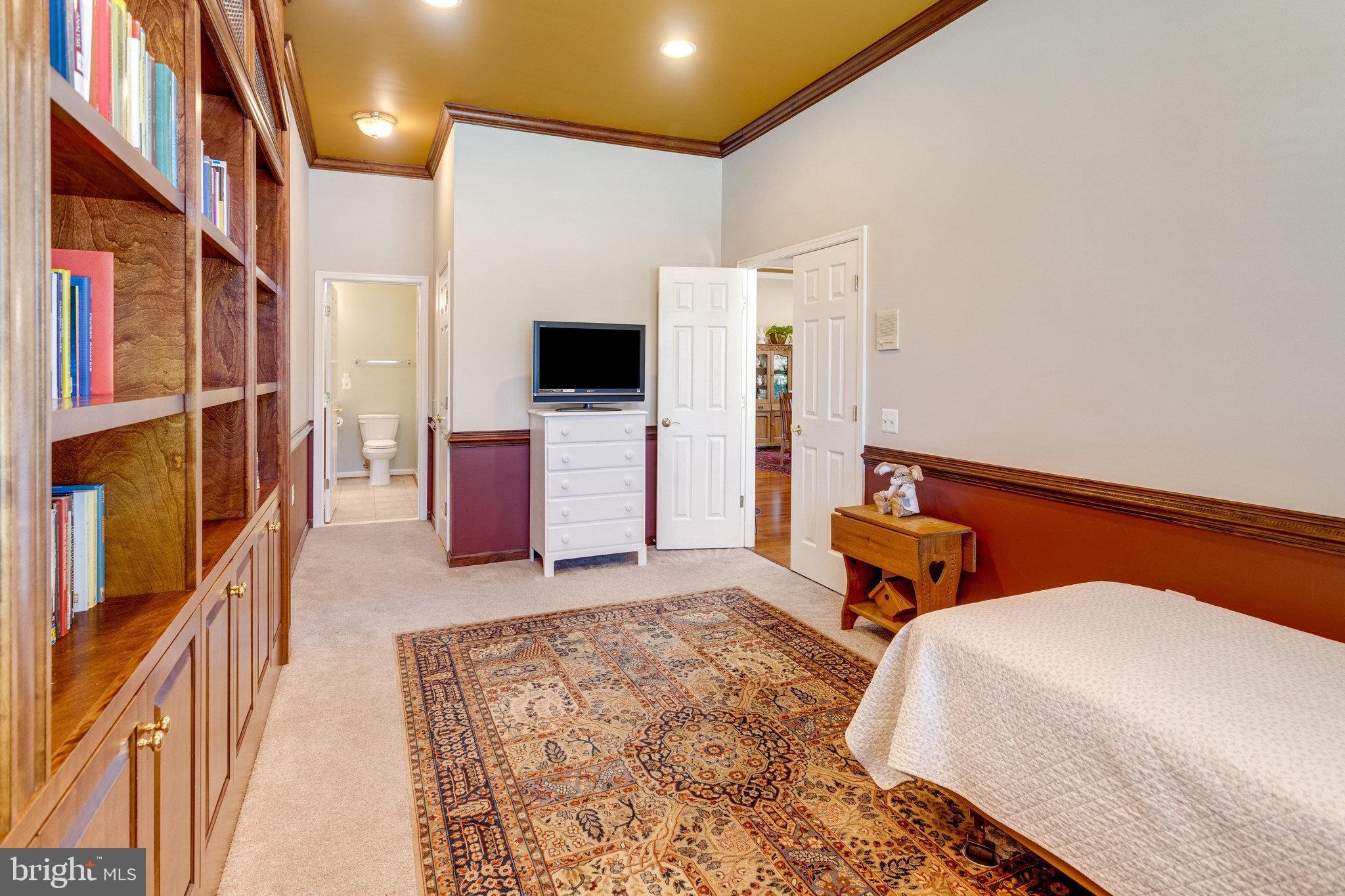 FOUR SEASONS IN HISTORIC VIRGINIA - Residential