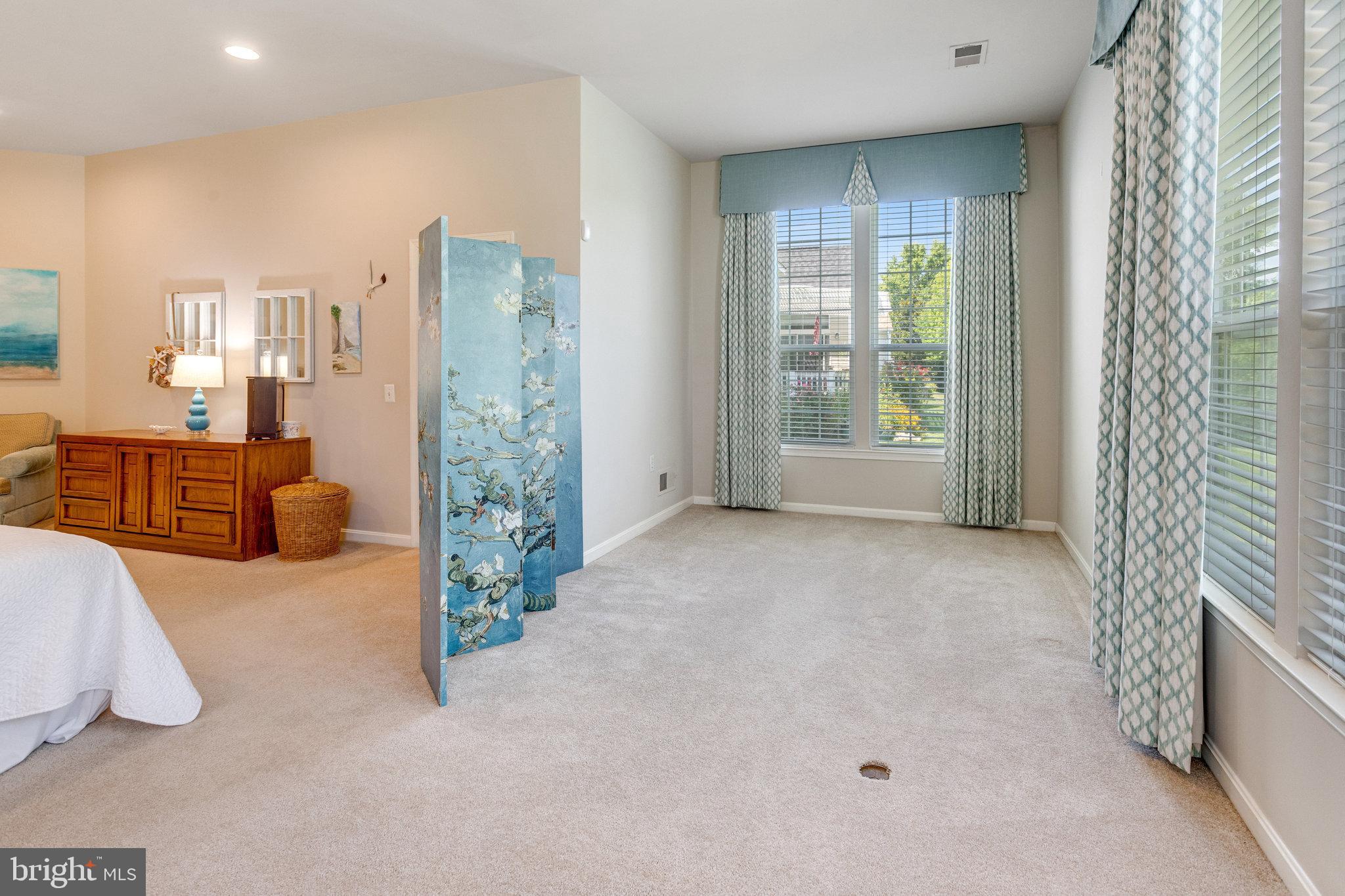 FOUR SEASONS IN HISTORIC VIRGINIA - Residential