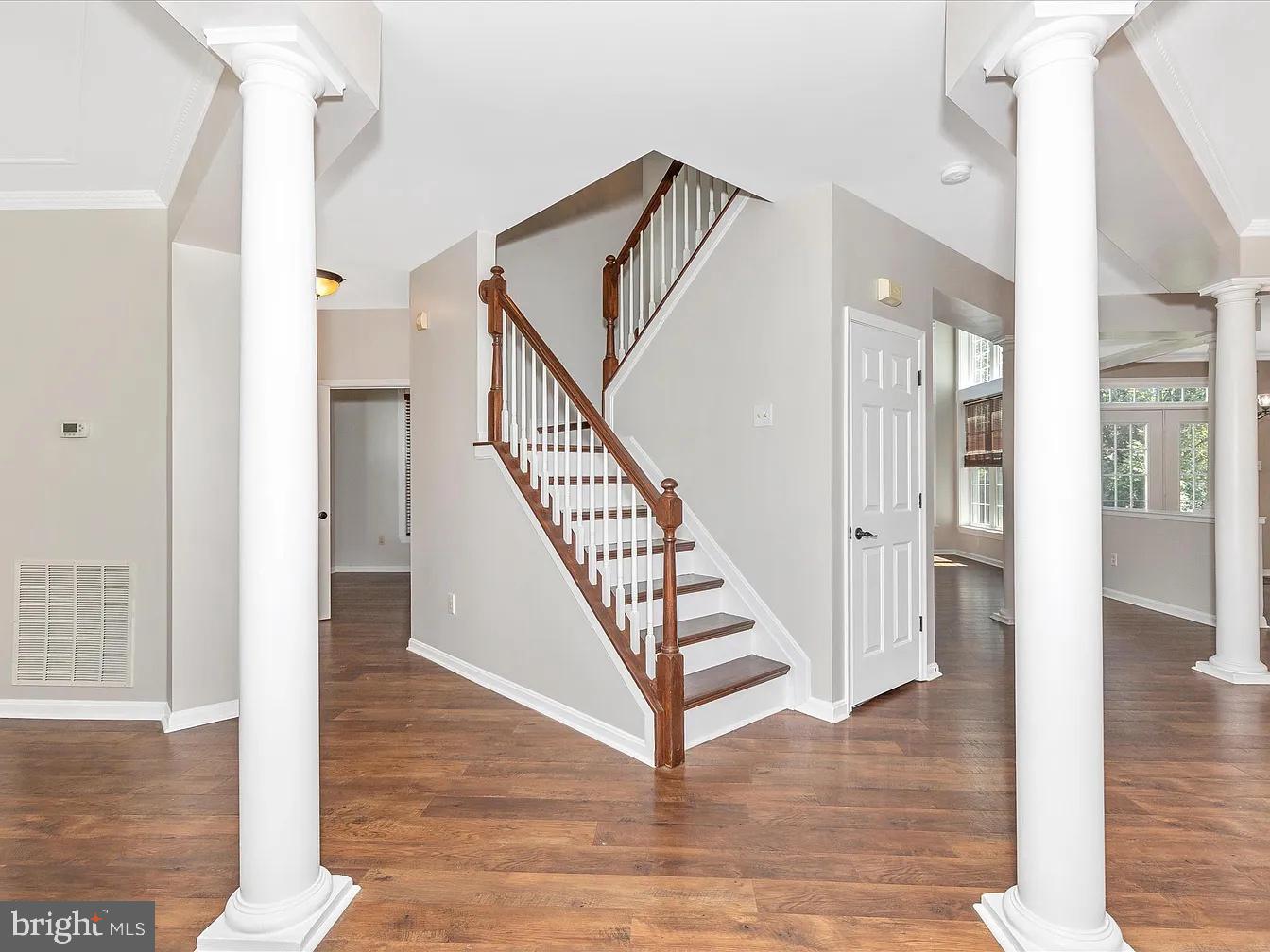 1713 DEARBOUGHT DRIVE