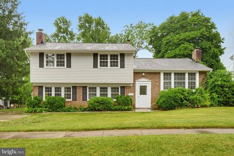 Photo of 239 E Timonium Road, LUTHERVILLE TIMONIUM, MD 21093 (MLS # MDBC2166690)