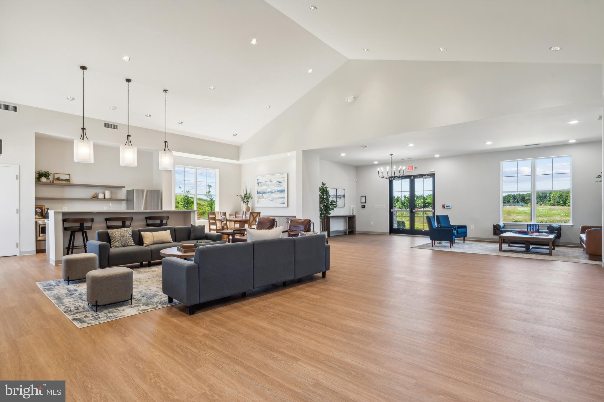 ARCOLA TOWN CENTER - Residential