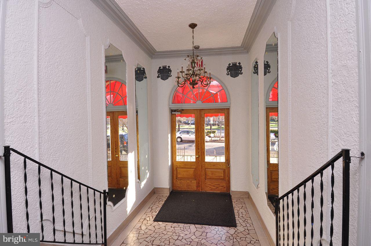 414 SEWARD SQUARE SE 104