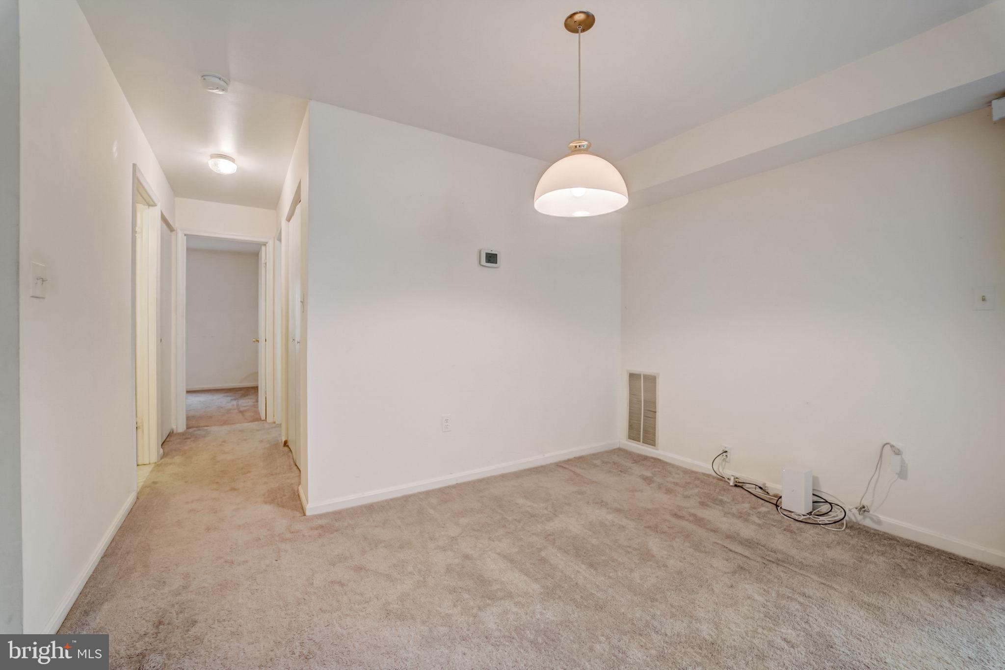 CROMWELL FOUNTAIN - Residential