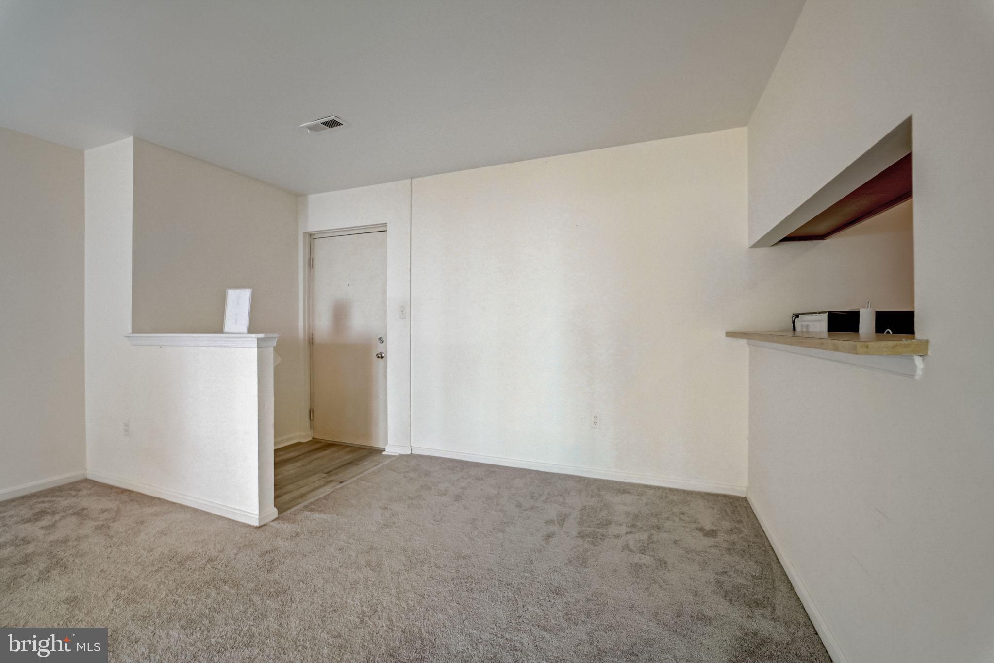 CROMWELL FOUNTAIN - Residential