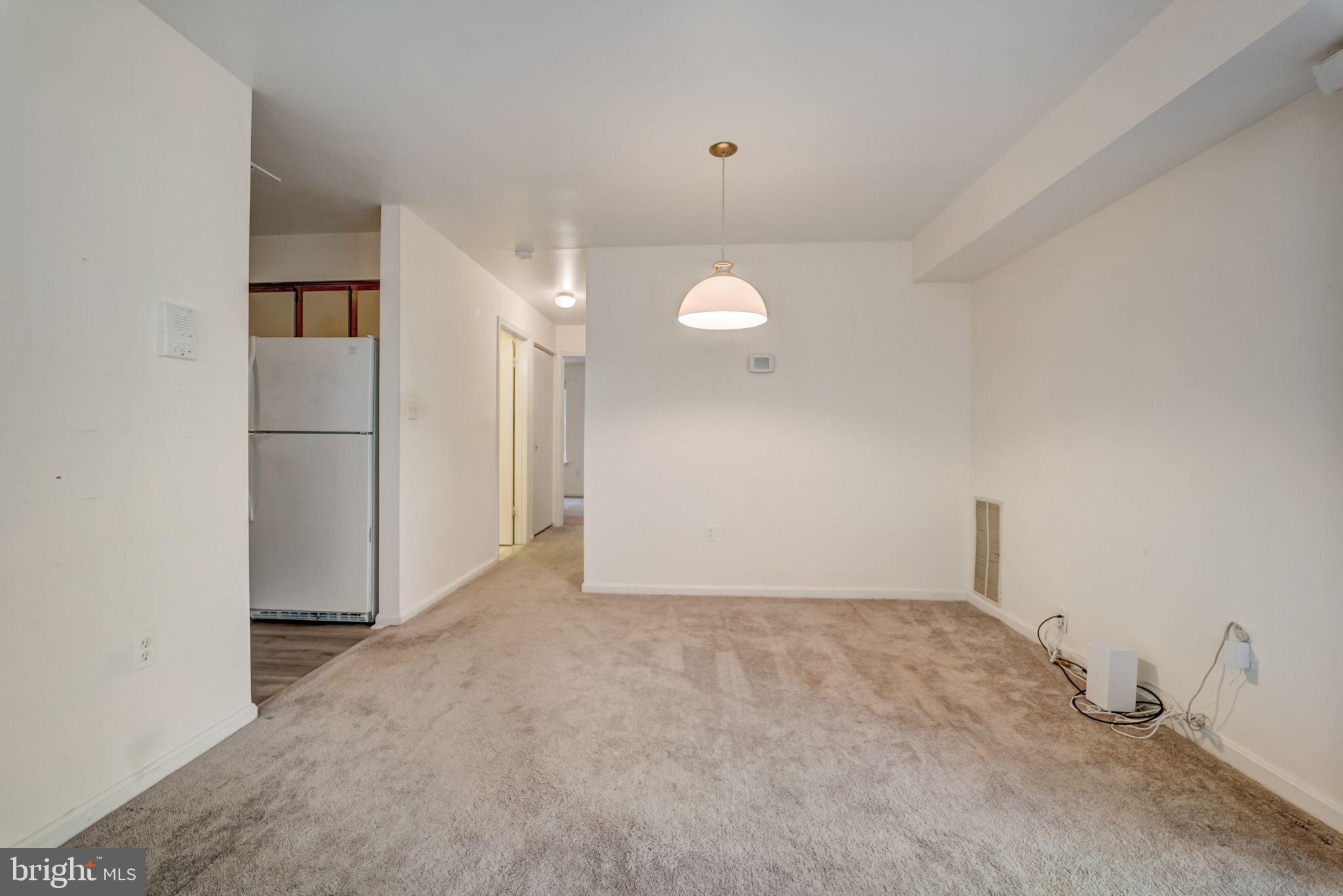 CROMWELL FOUNTAIN - Residential