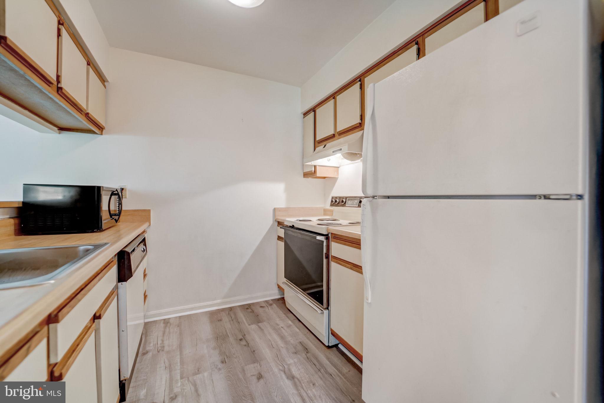 CROMWELL FOUNTAIN - Residential