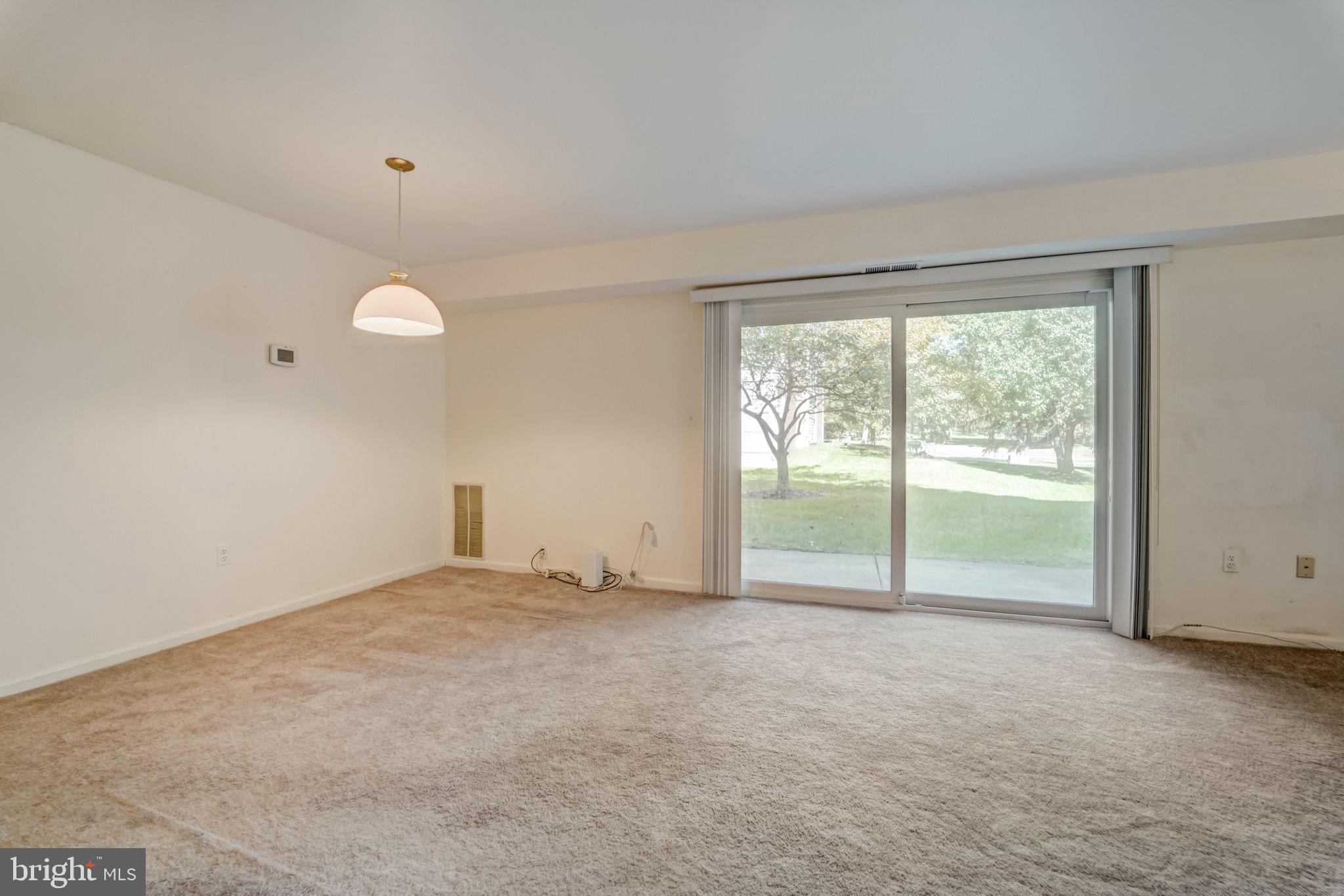 CROMWELL FOUNTAIN - Residential