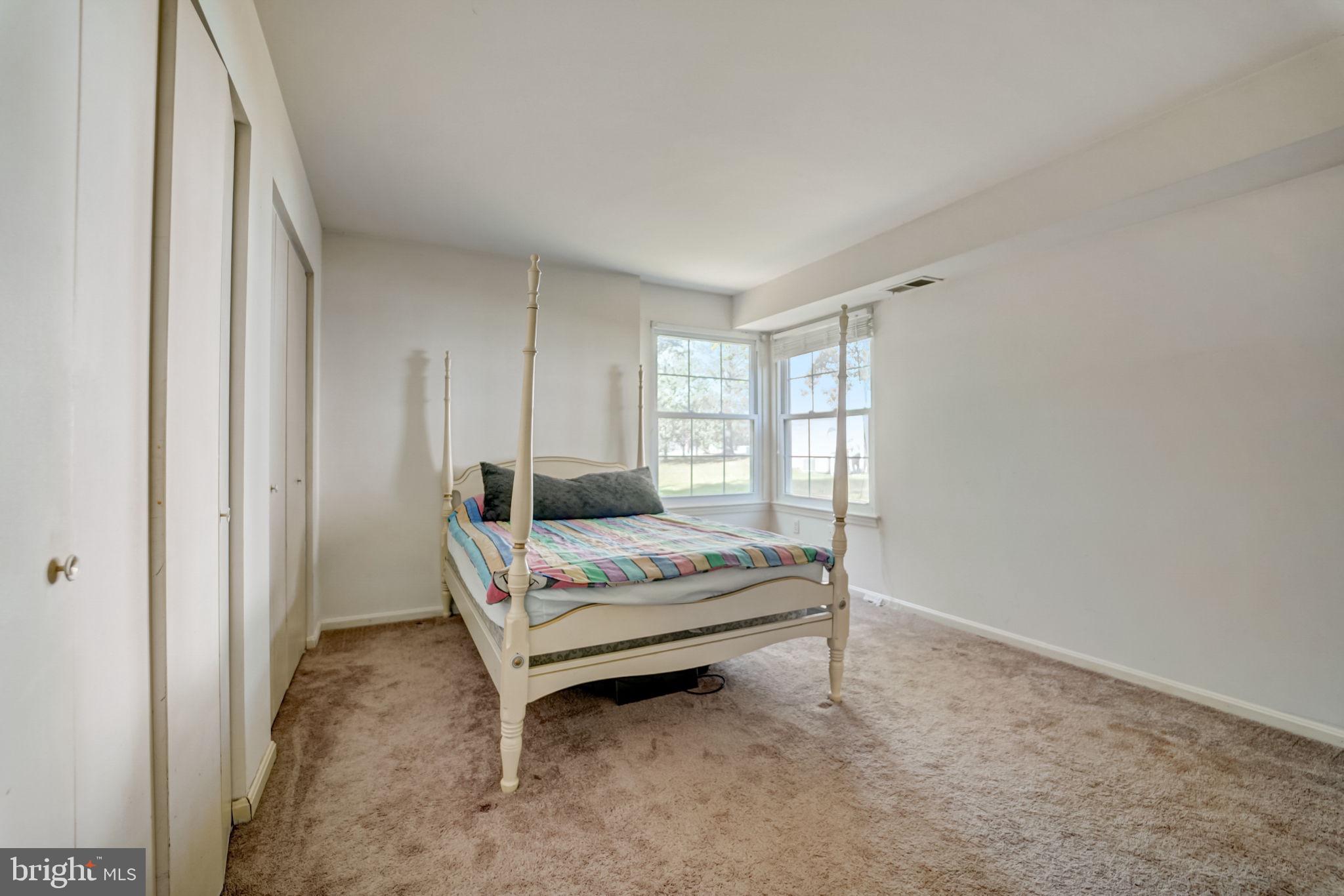 CROMWELL FOUNTAIN - Residential