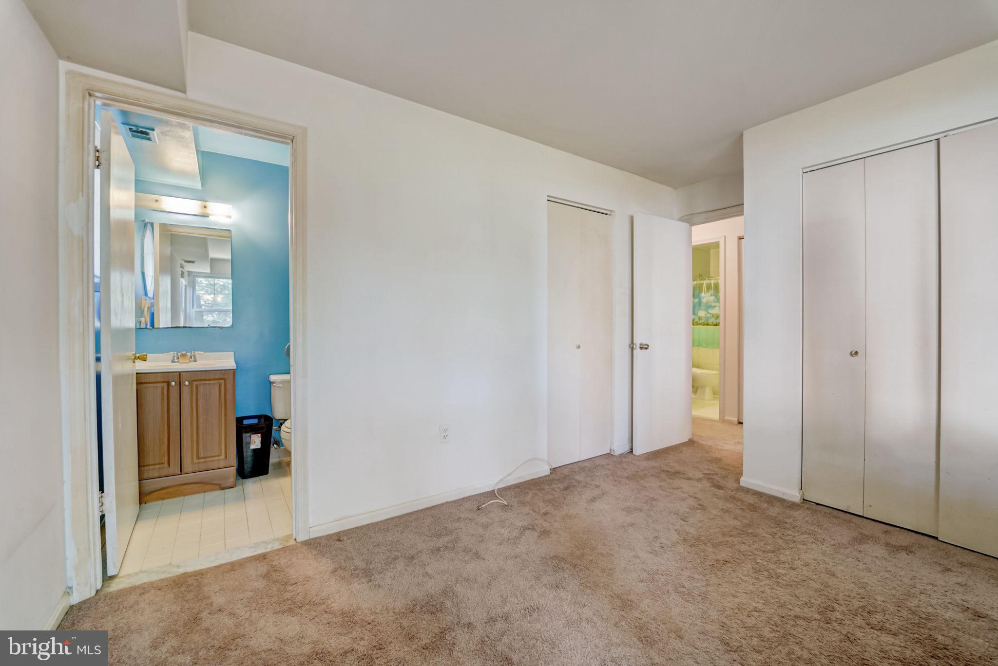 CROMWELL FOUNTAIN - Residential