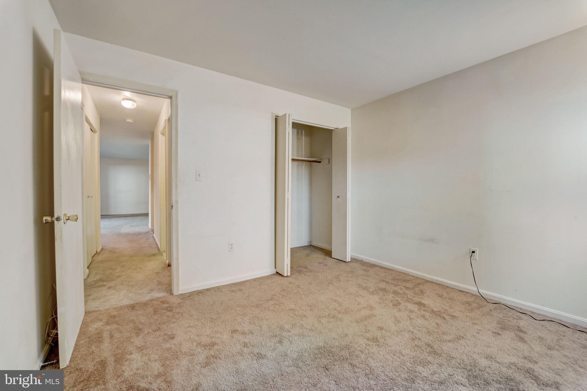 CROMWELL FOUNTAIN - Residential