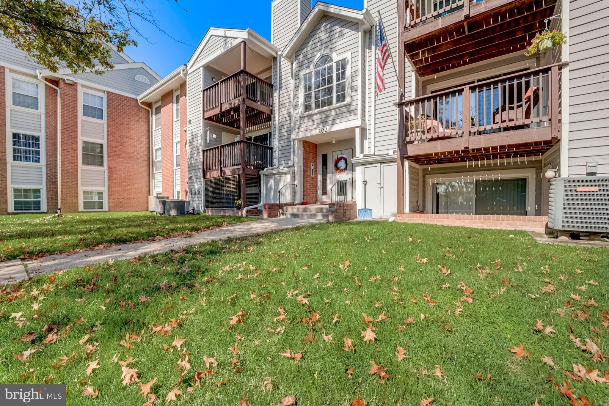 CROMWELL FOUNTAIN - Residential