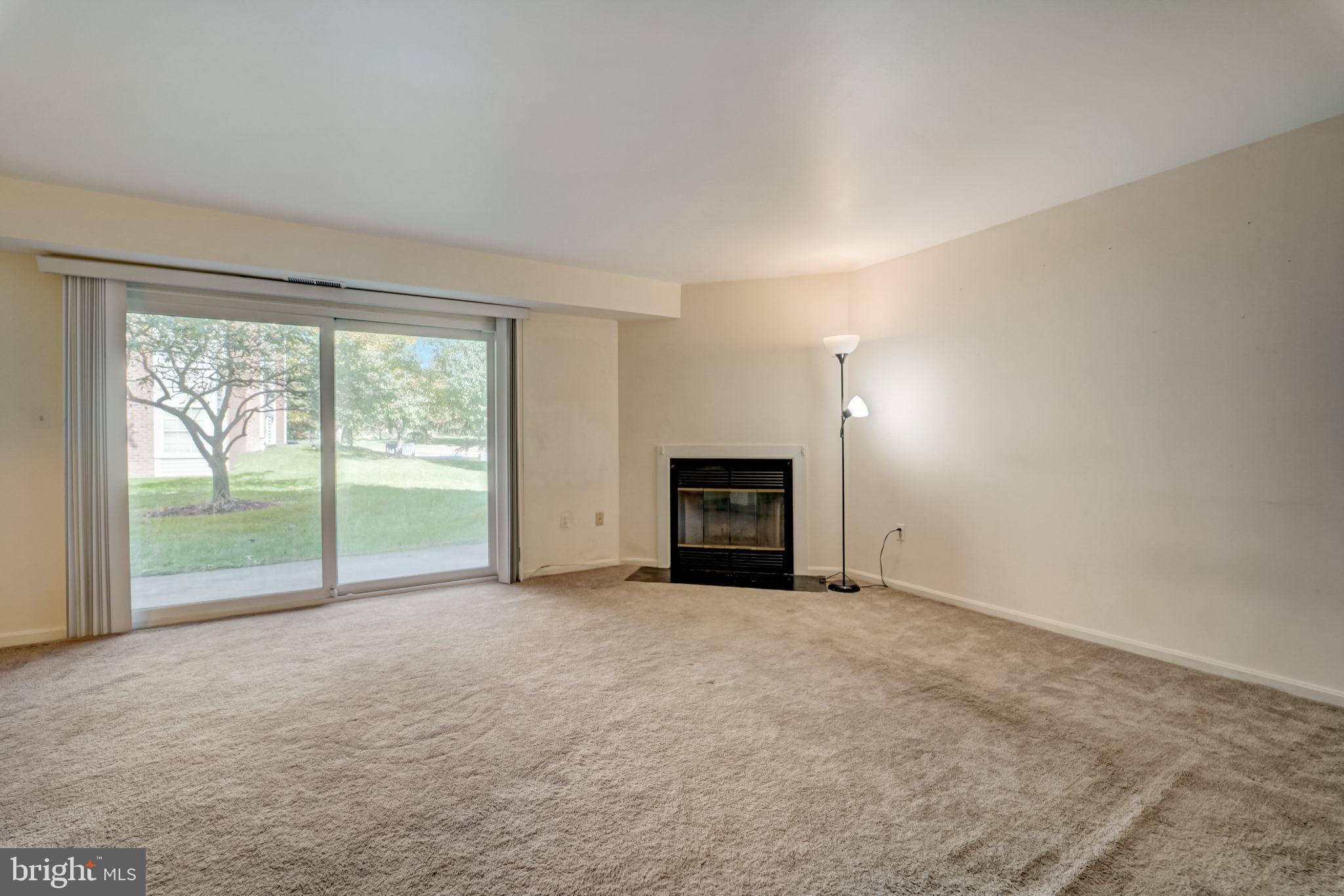 CROMWELL FOUNTAIN - Residential