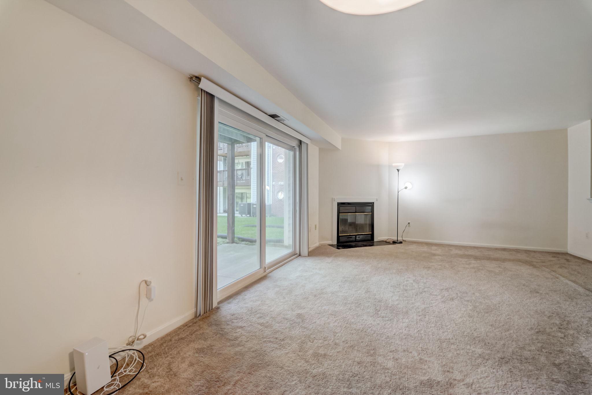 CROMWELL FOUNTAIN - Residential