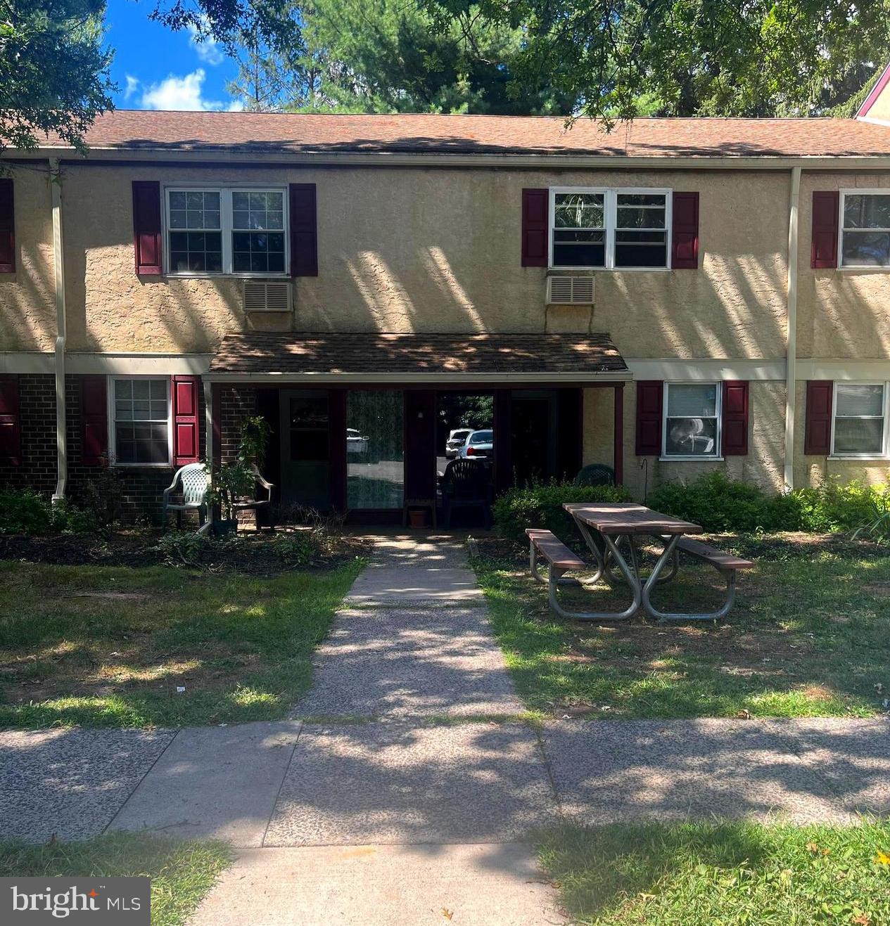 178 ELEPHANT ROAD B16