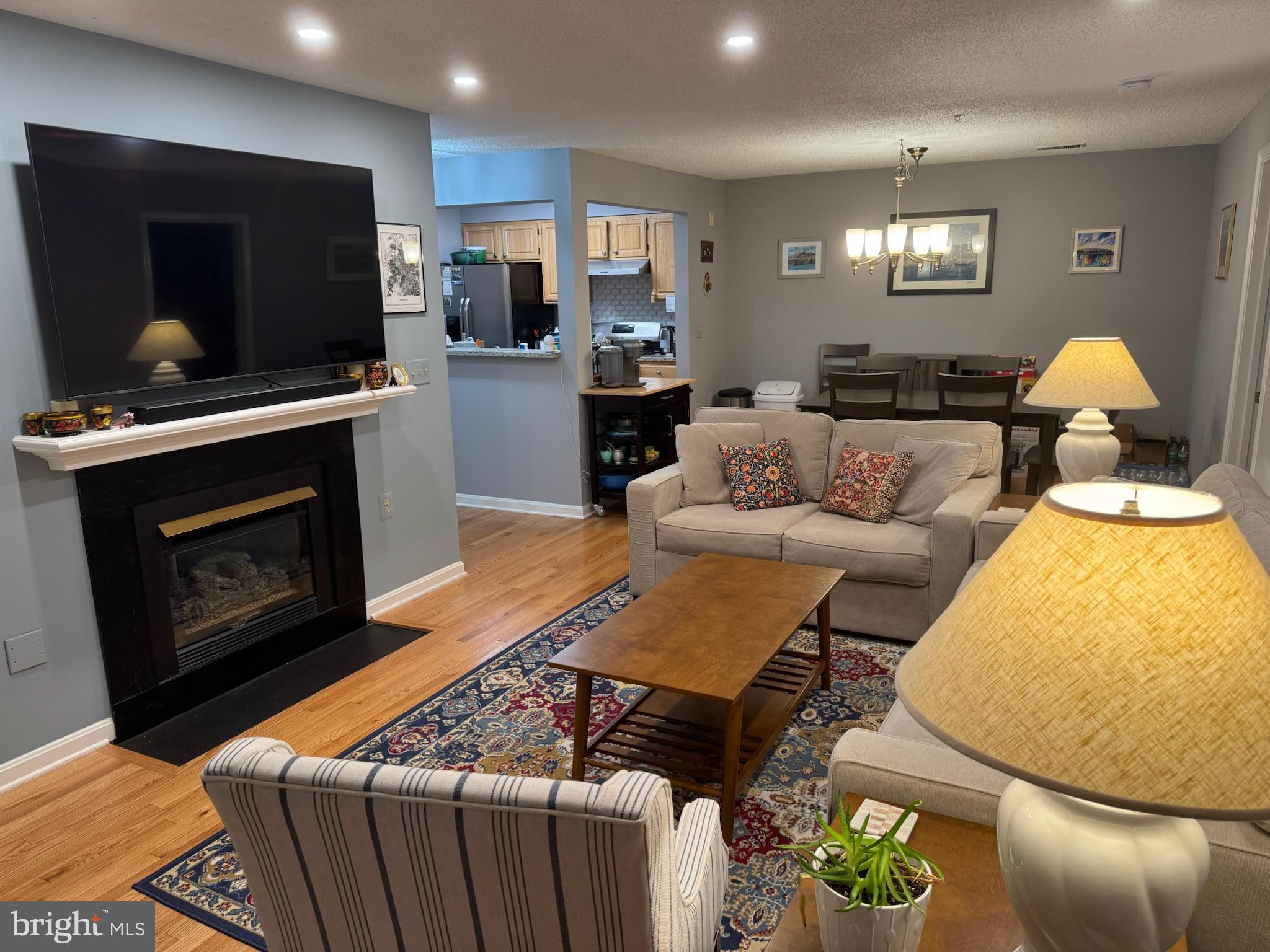 DECOVERLY - Residential Lease