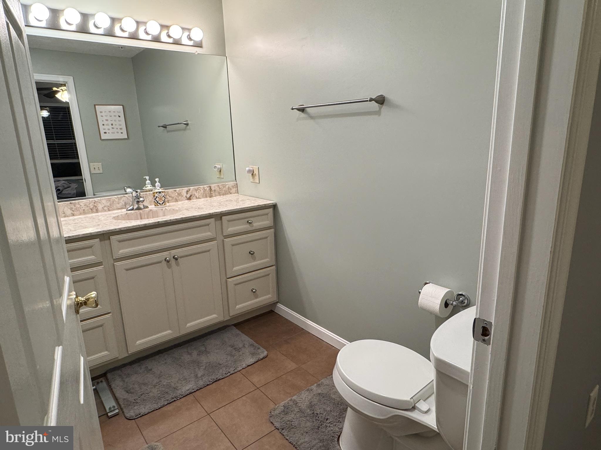 DECOVERLY - Residential Lease