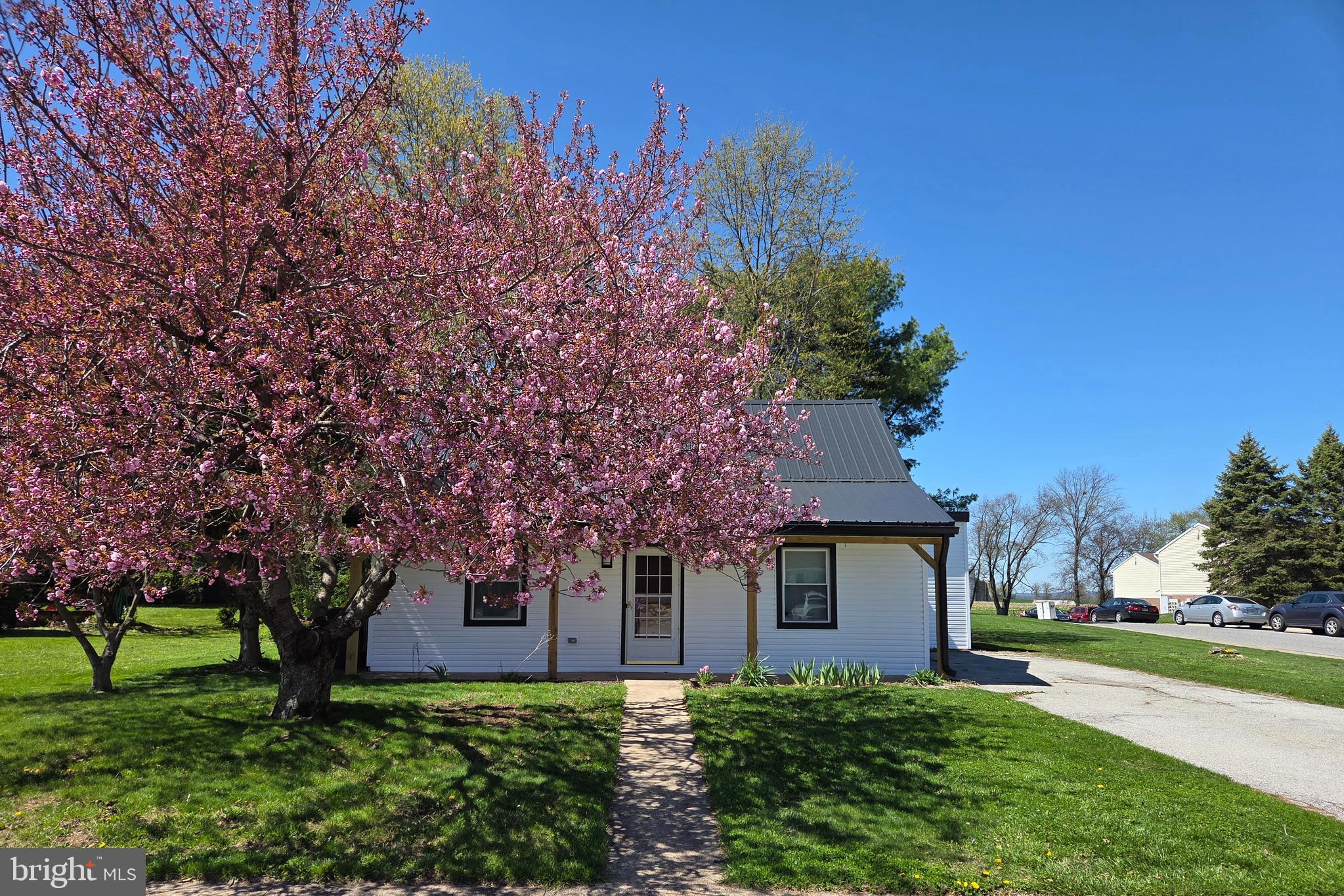 214 N LIVERPOOL STREET