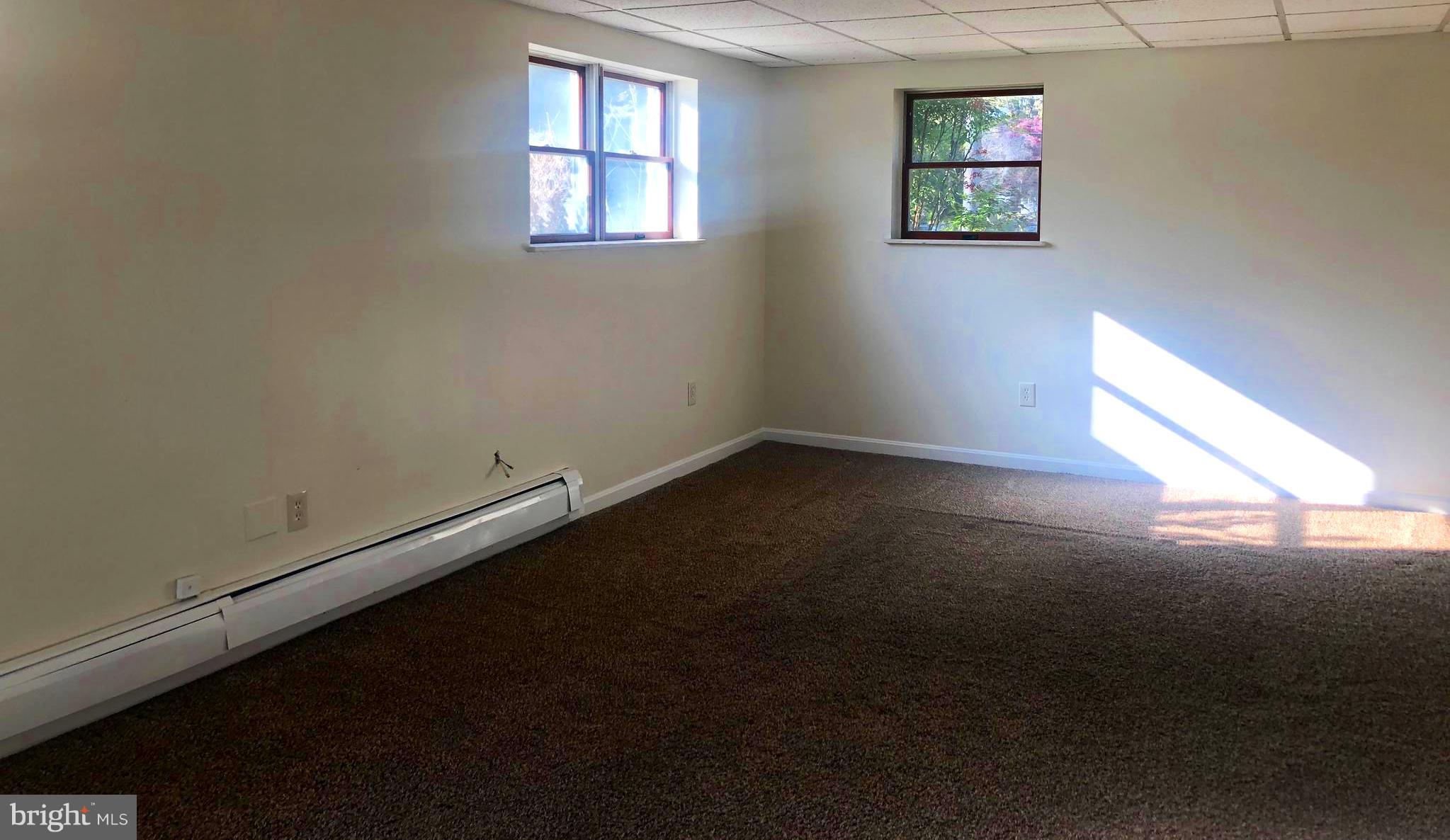 WOODLAND BEACH - Residential Lease