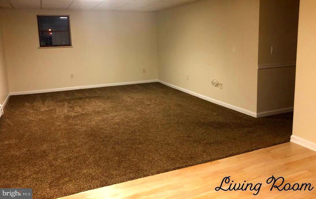 WOODLAND BEACH - Residential Lease