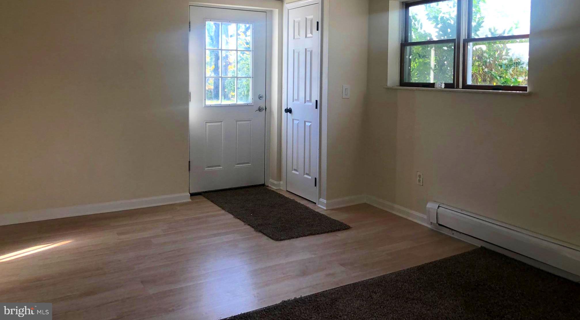 WOODLAND BEACH - Residential Lease