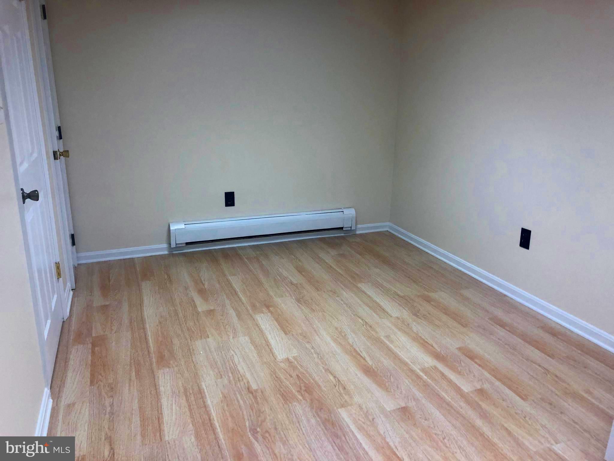 WOODLAND BEACH - Residential Lease