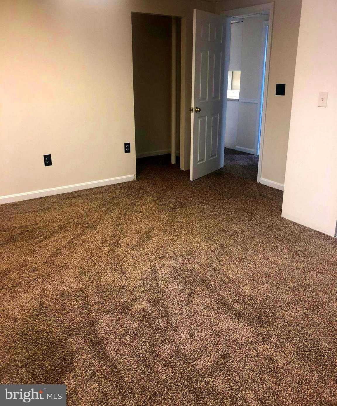 WOODLAND BEACH - Residential Lease