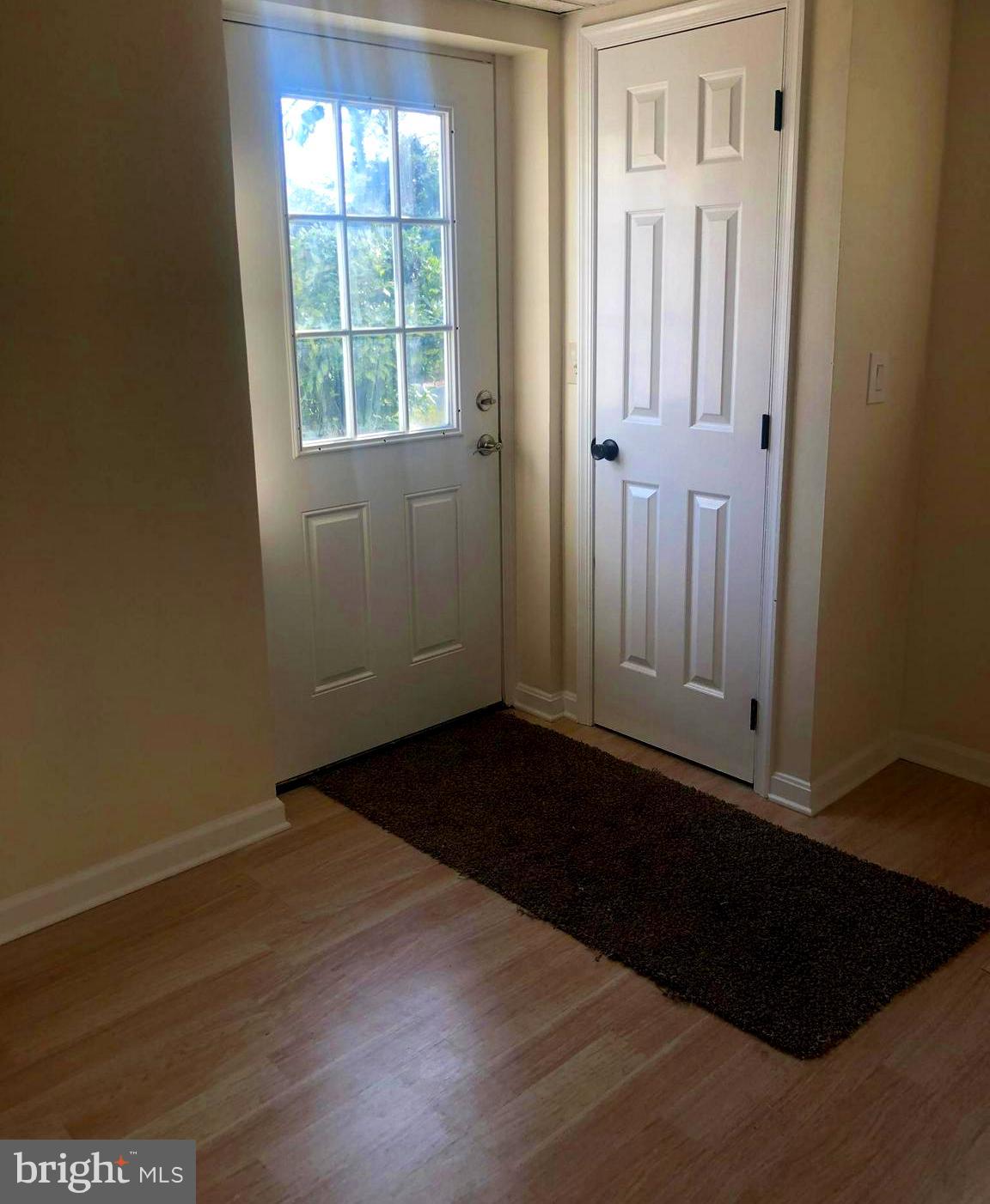 WOODLAND BEACH - Residential Lease