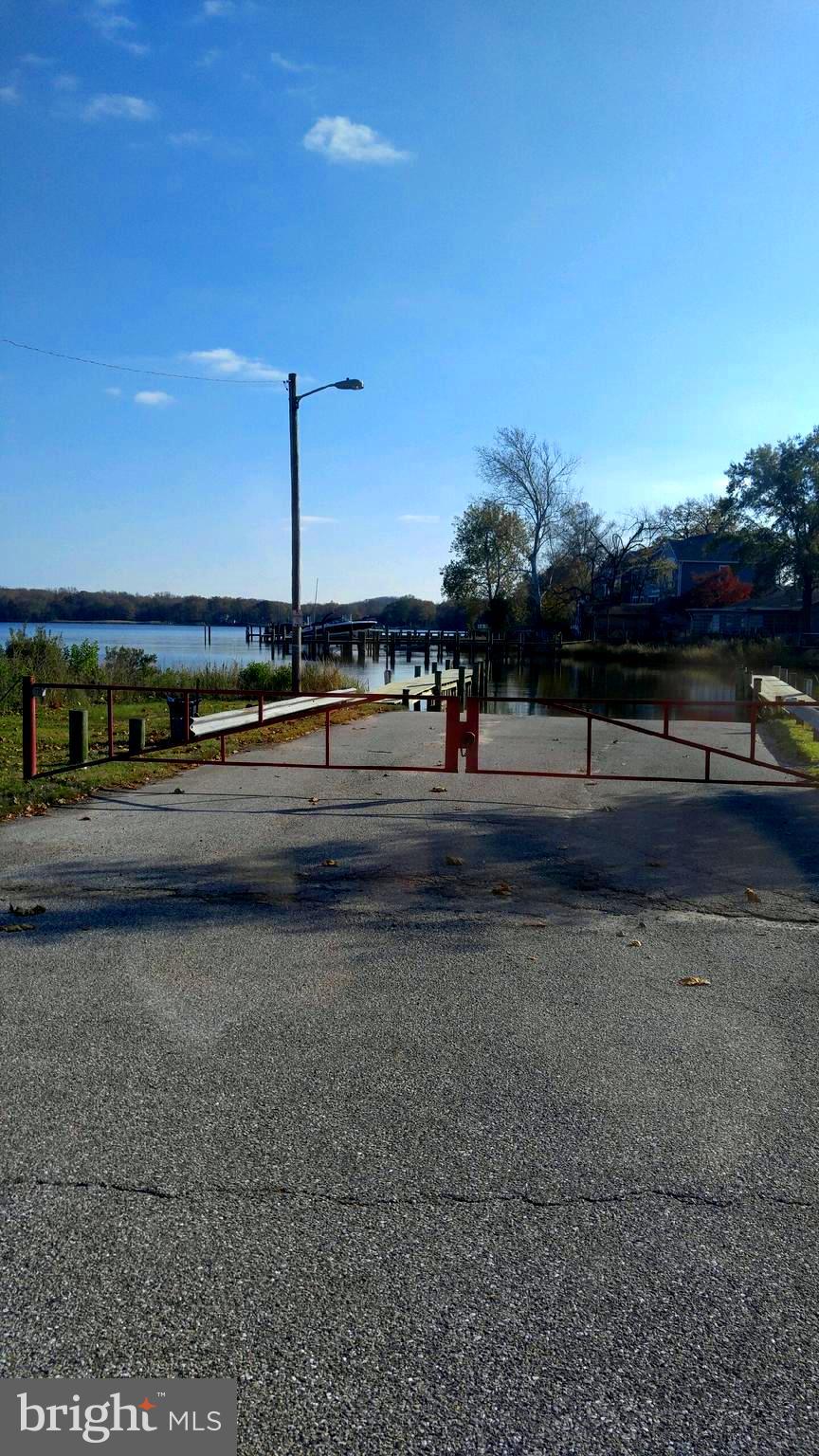 WOODLAND BEACH - Residential Lease