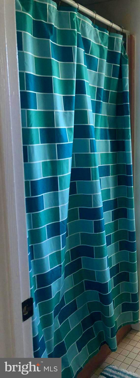 WOODLAND BEACH - Residential Lease